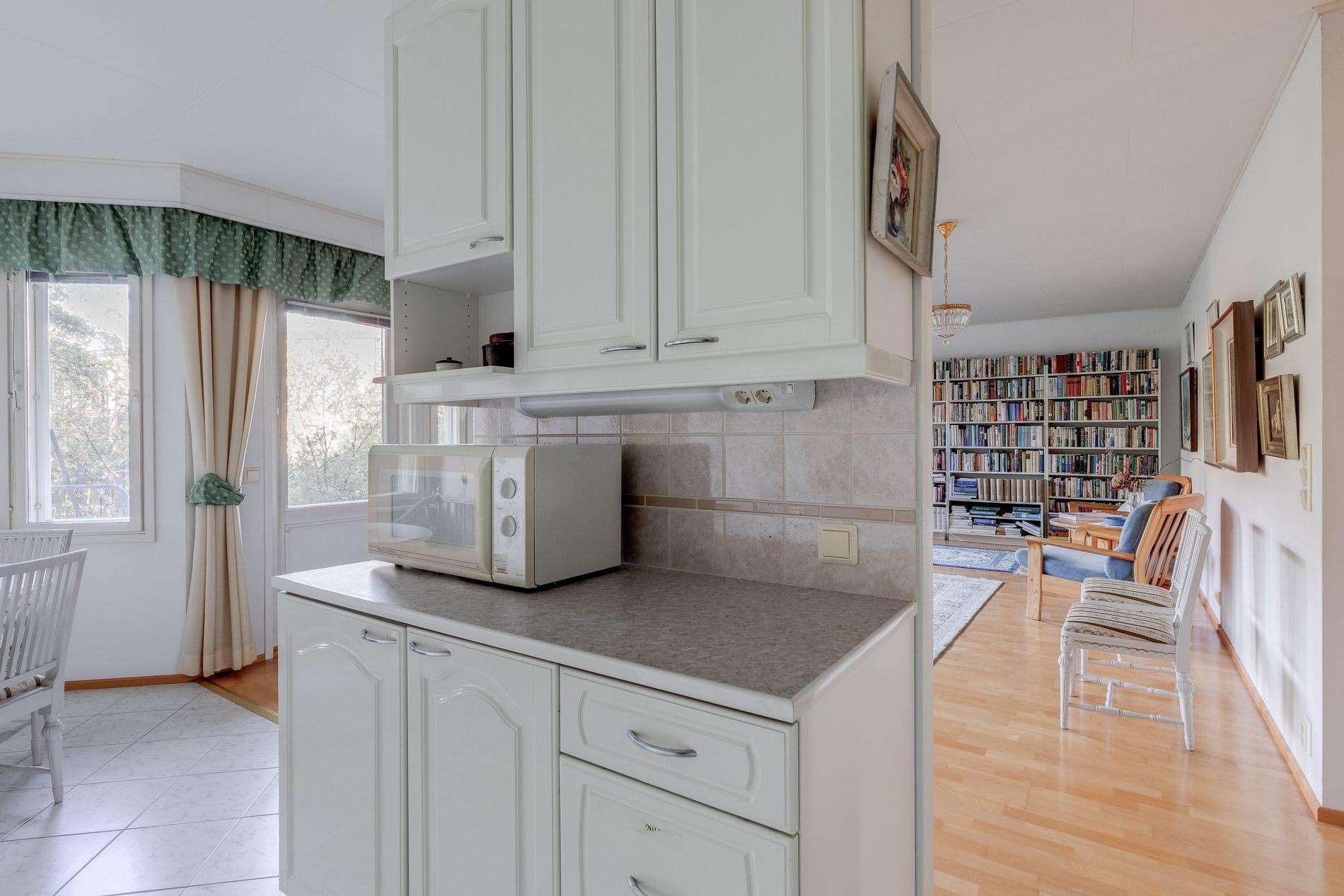 Paloheinäntie 18, Paloheinä, Helsinki