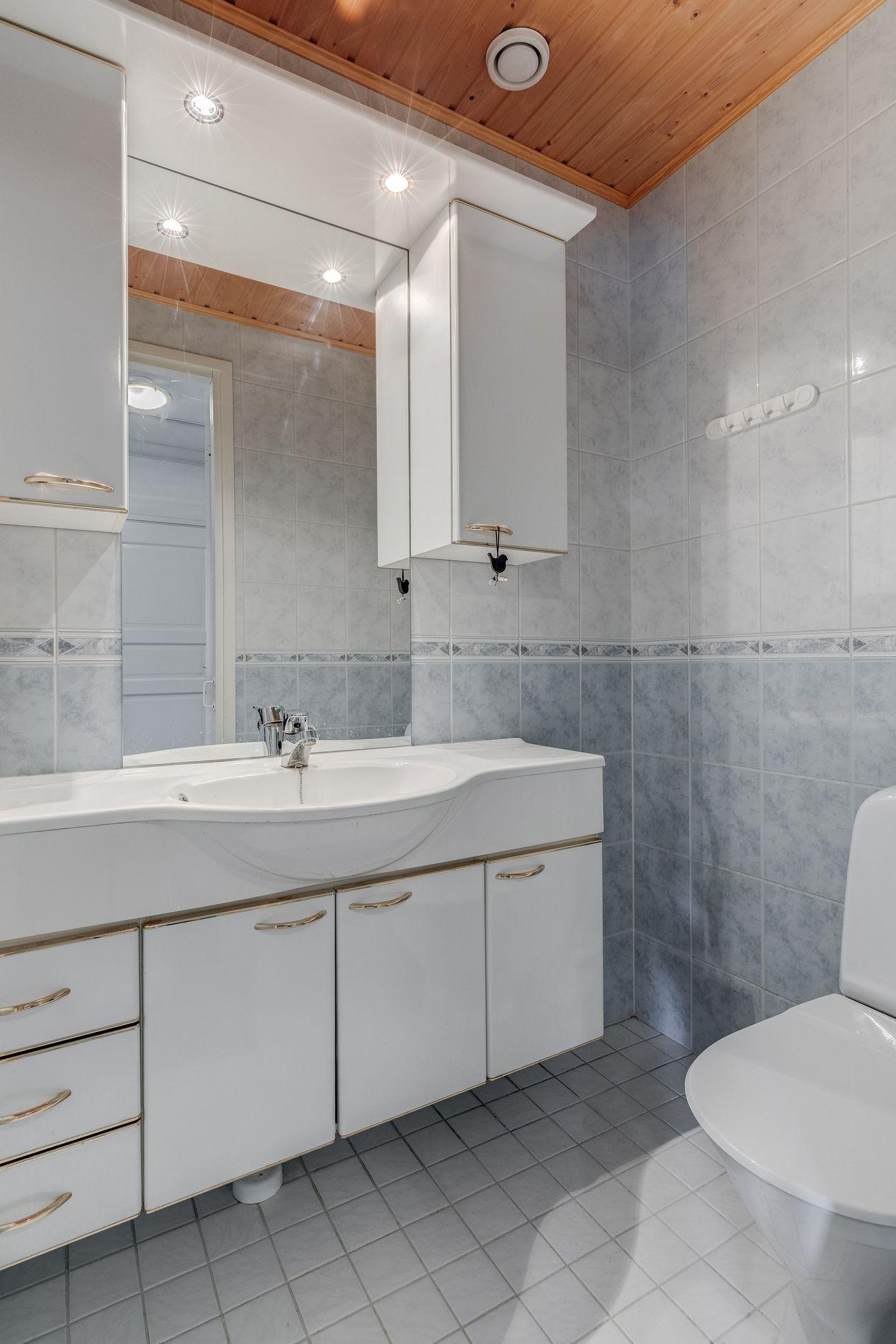 Paloheinäntie 18, Paloheinä, Helsinki