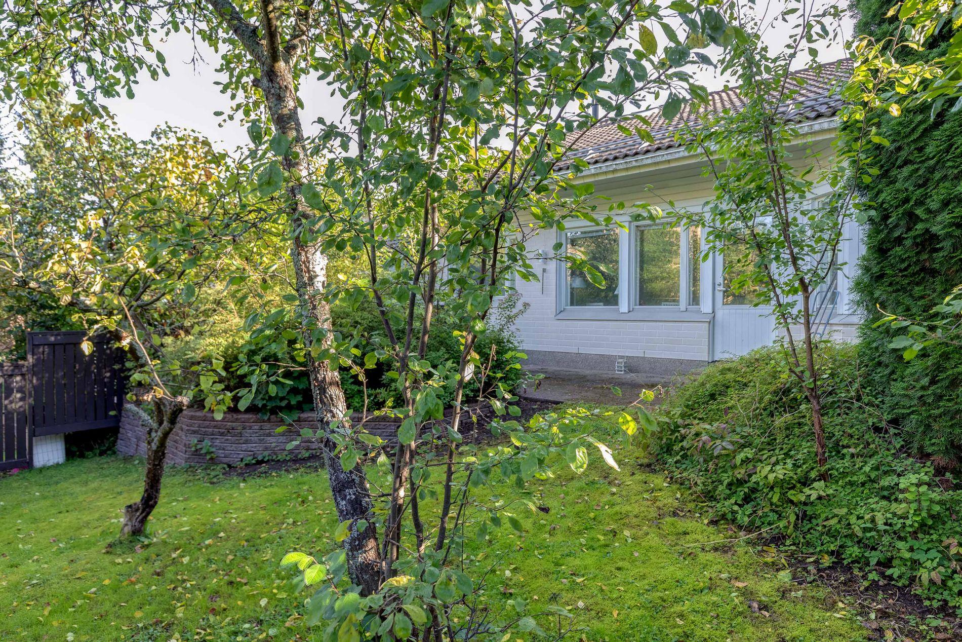 Paloheinäntie 18, Paloheinä, Helsinki