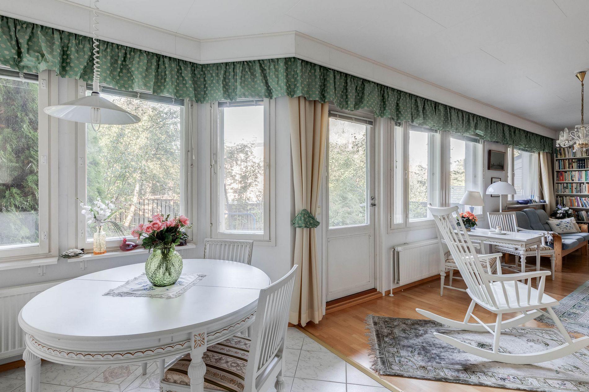 Paloheinäntie 18, Paloheinä, Helsinki