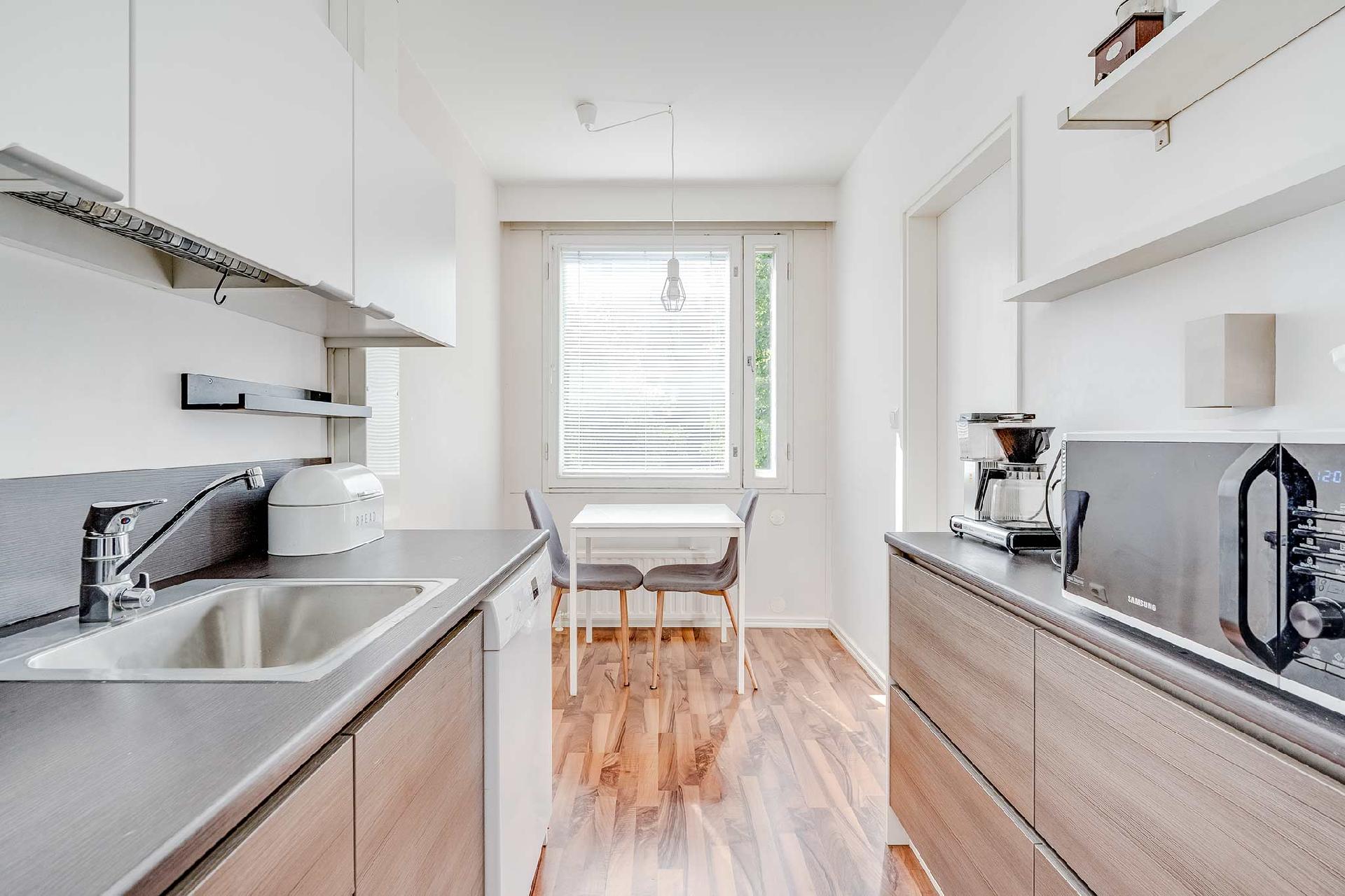 Hyvin tilaa myös ruokapöydälle