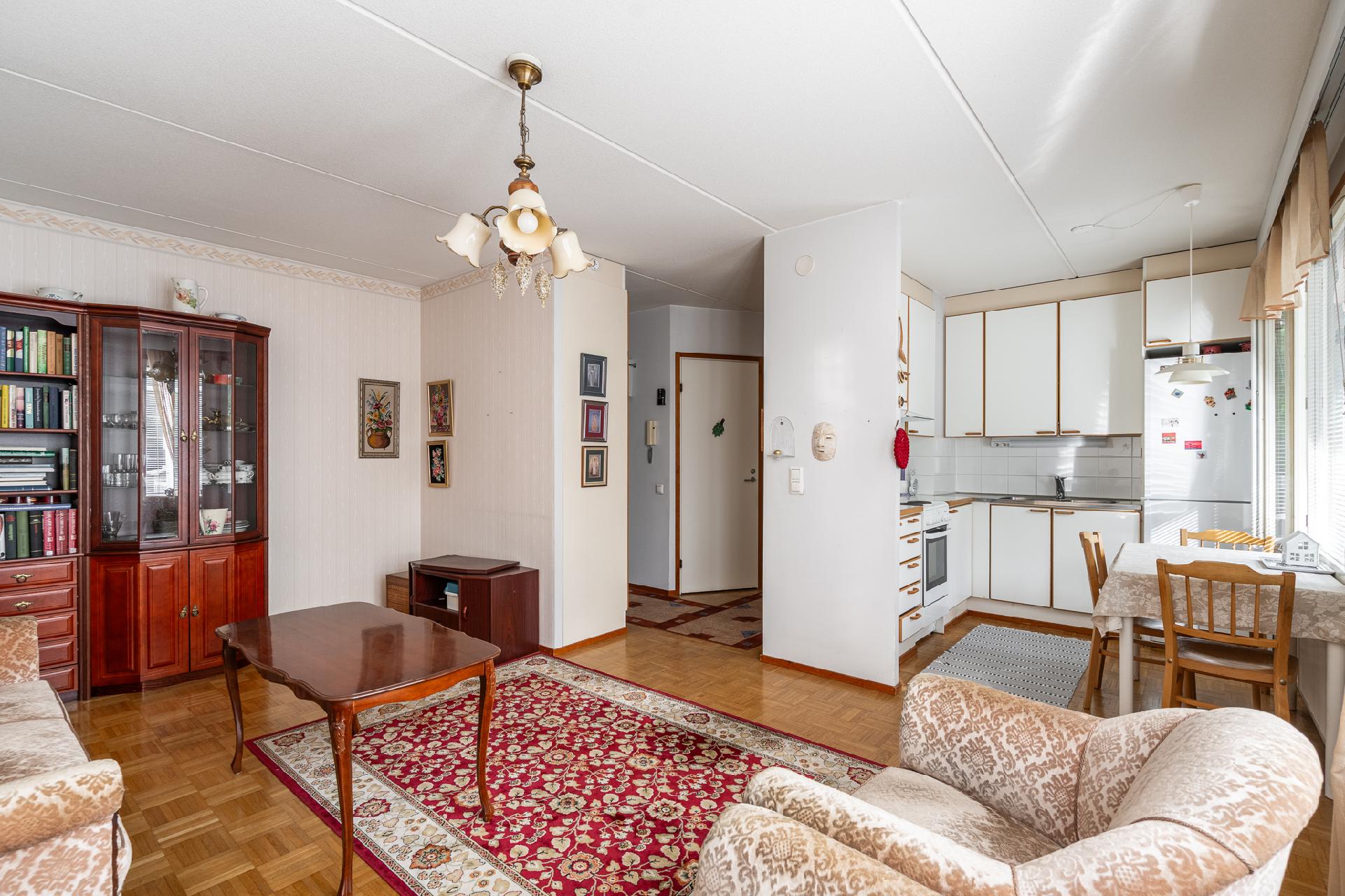 Olohuone ja keittiö