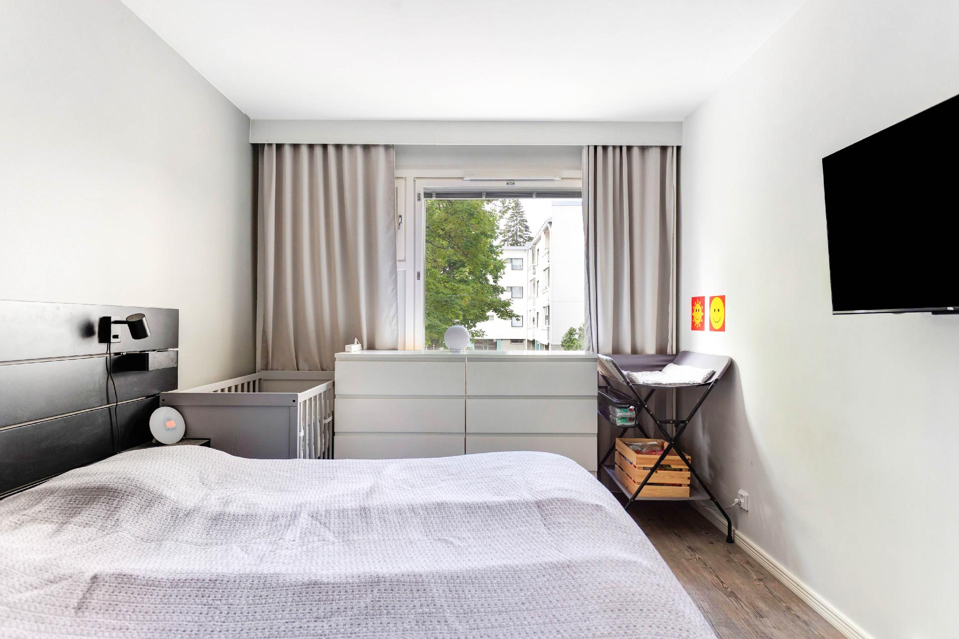 Vanamontie 4, Simonmetsä, Vantaa