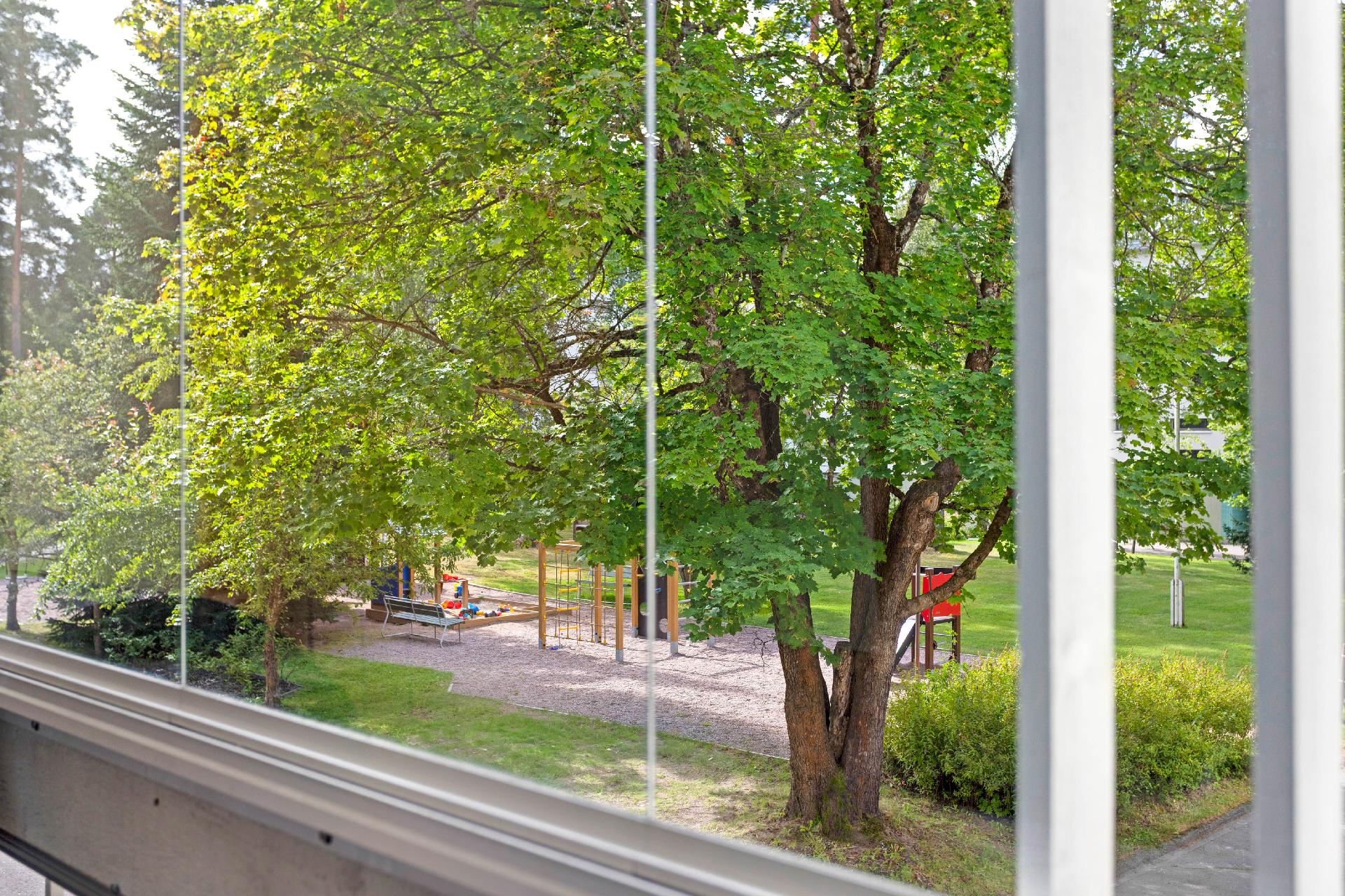 Vanamontie 4, Simonmetsä, Vantaa