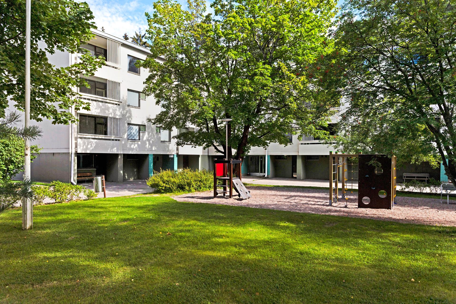 Vanamontie 4, Simonmetsä, Vantaa