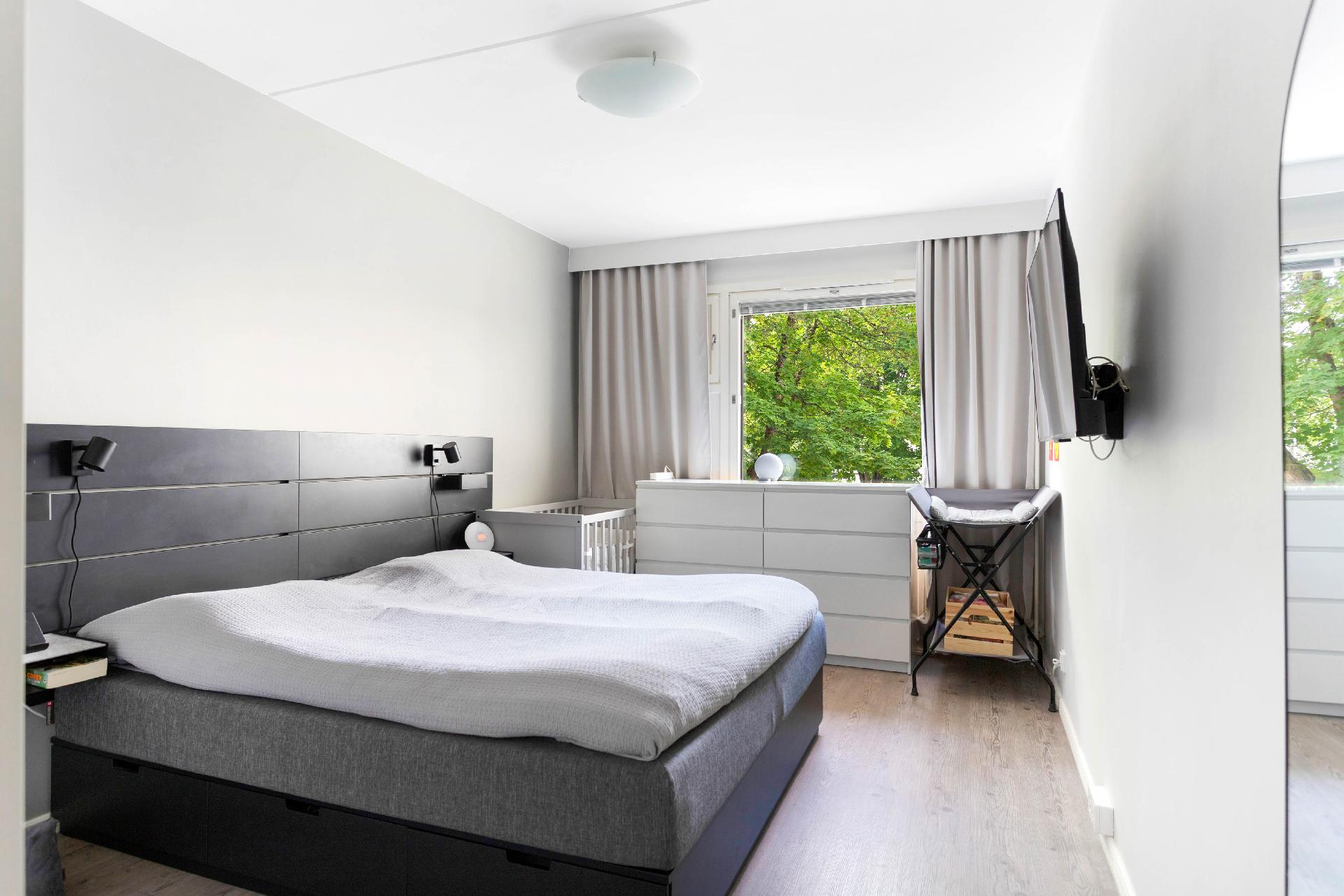 Vanamontie 4, Simonmetsä, Vantaa