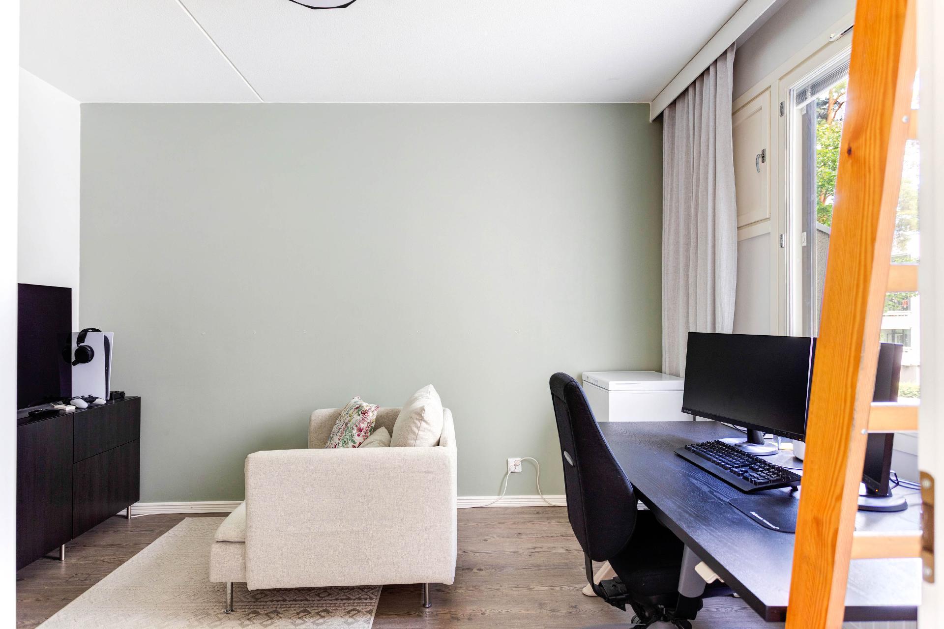 Vanamontie 4, Simonmetsä, Vantaa