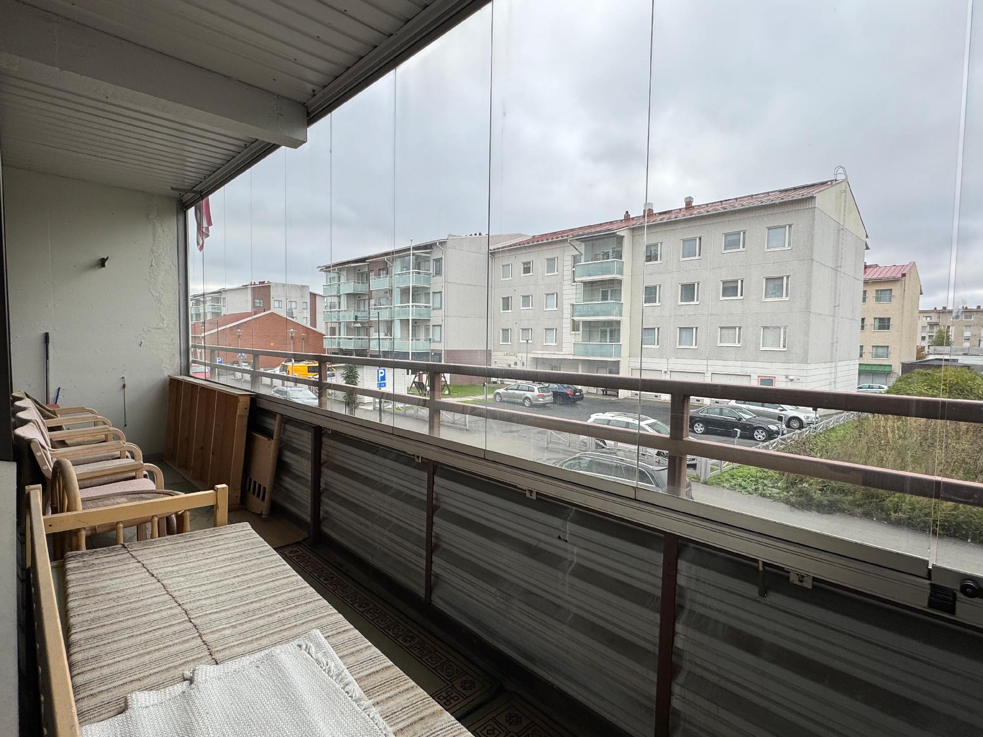 Iso lasitettu parveke