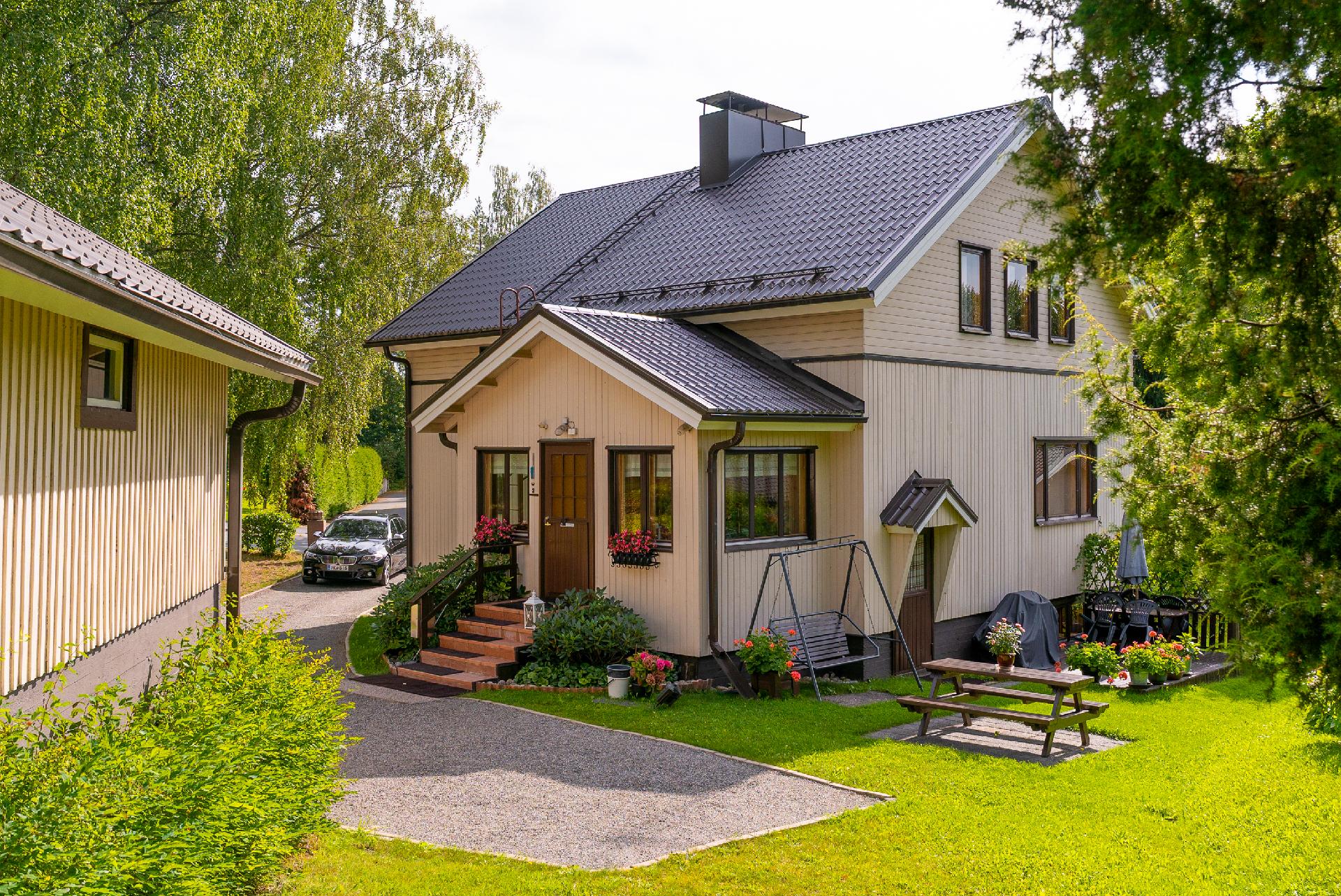 Julkisivu