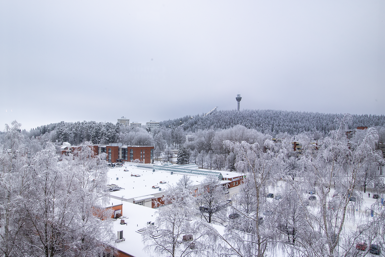näkymä makuuhuoneen ikkunasta