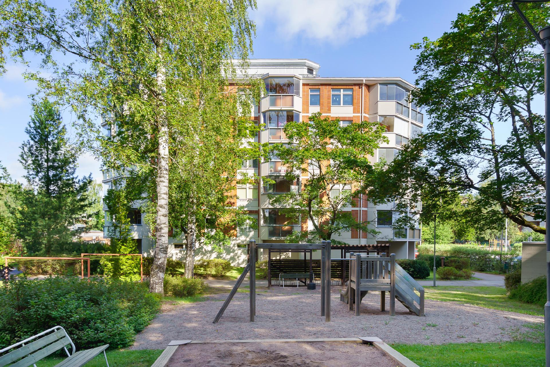 Mantelikuja 3, Pähkinärinne, Vantaa