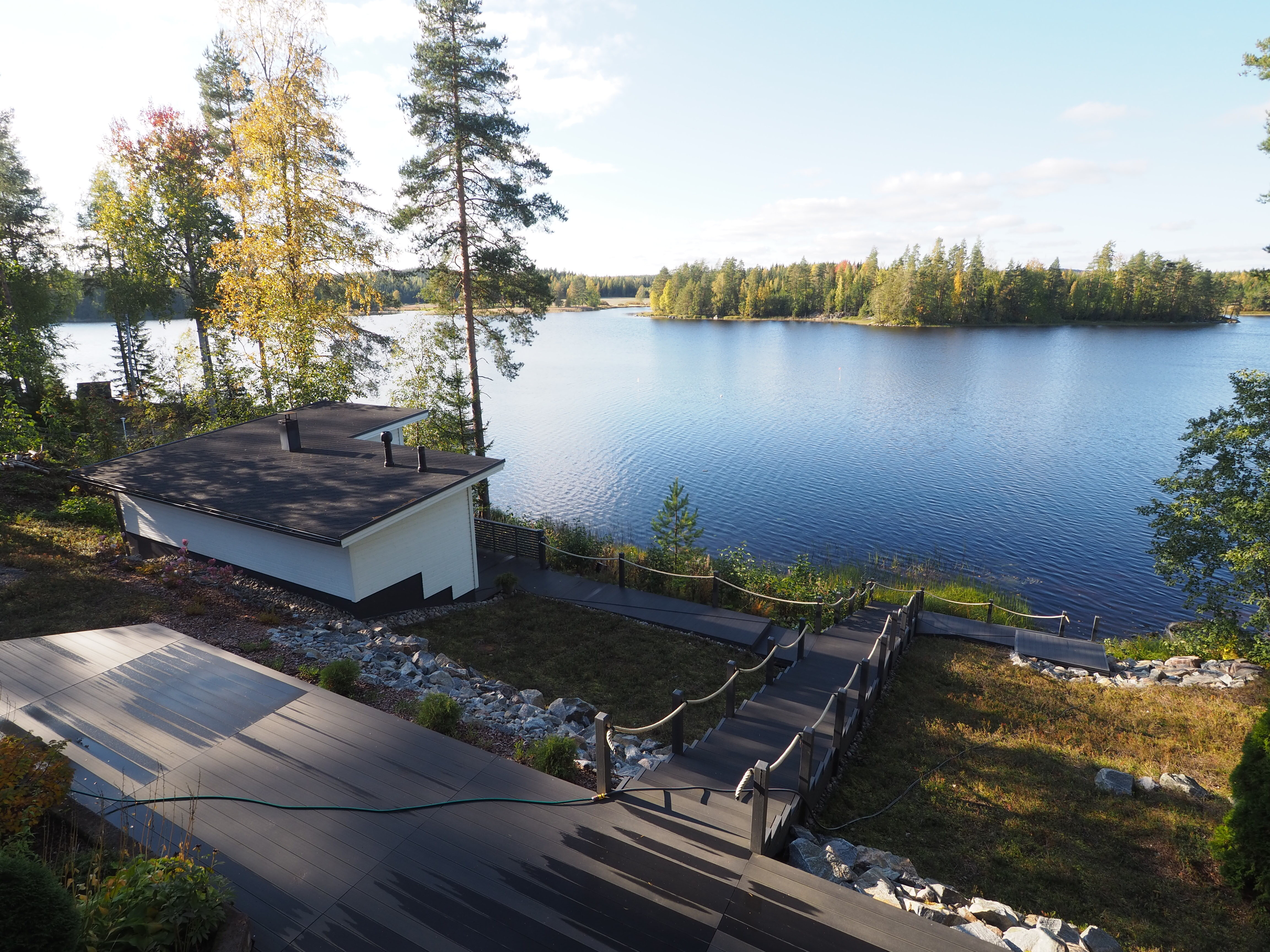 Kulkuväylät helppohoitoista komposiittia