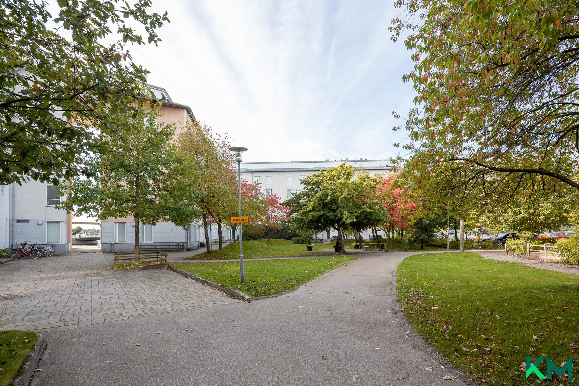 Laivalahden puistotie 7, Herttoniemenranta, Helsinki