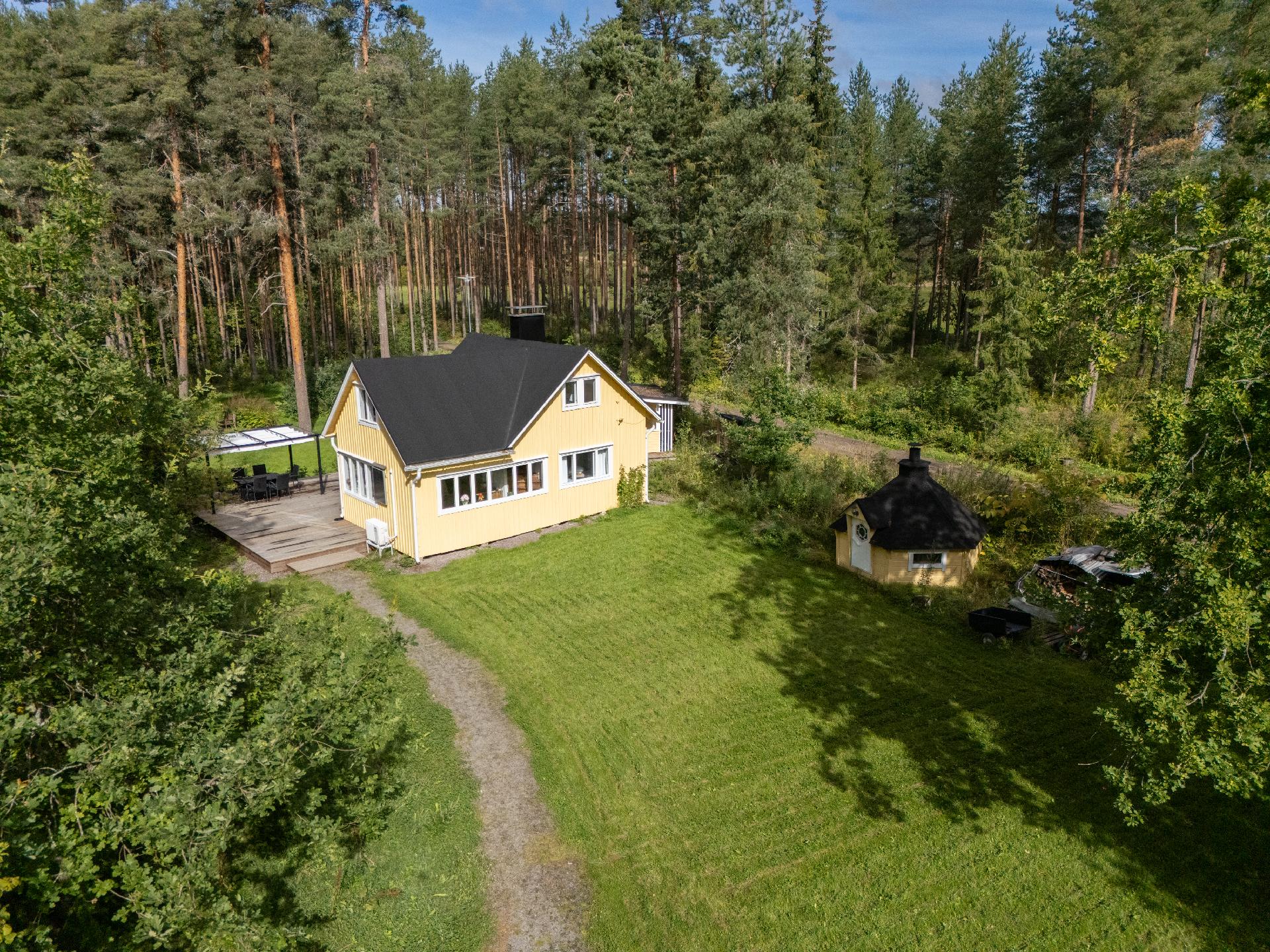 Mustankorventie 87, Nummela, Vihti