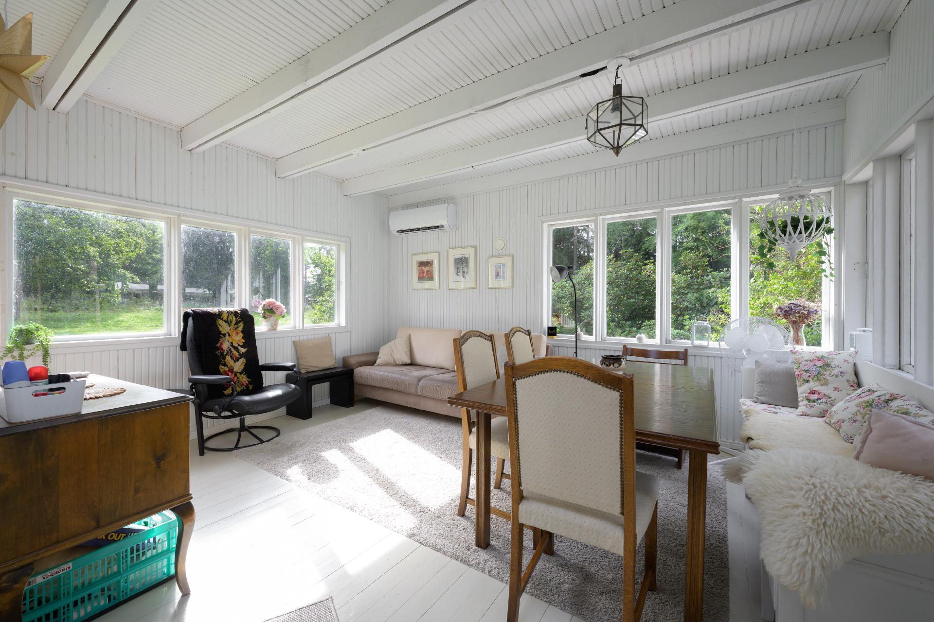 Mustankorventie 87, Nummela, Vihti