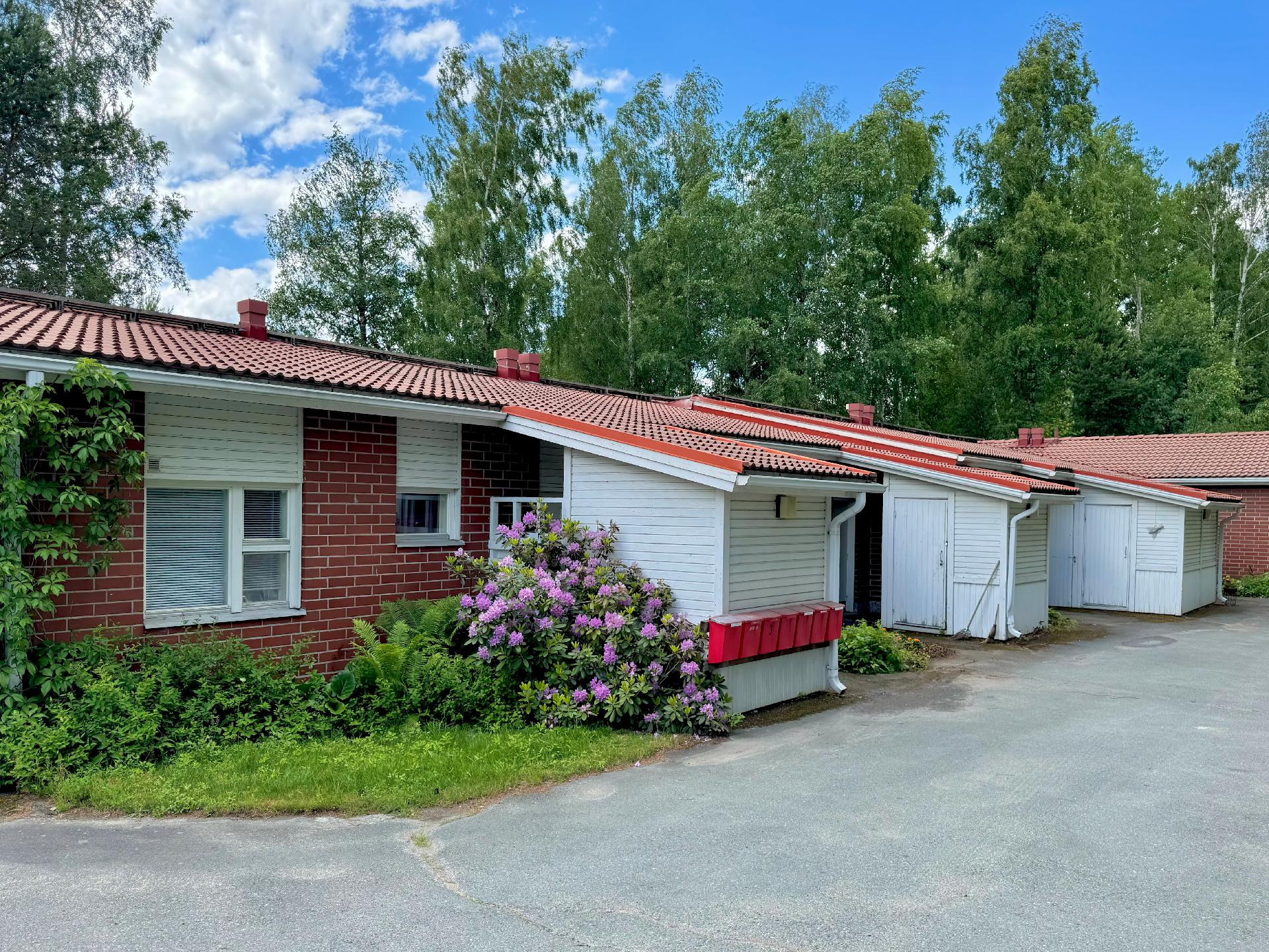 Kivikkotie 11, Hauho, Hämeenlinna