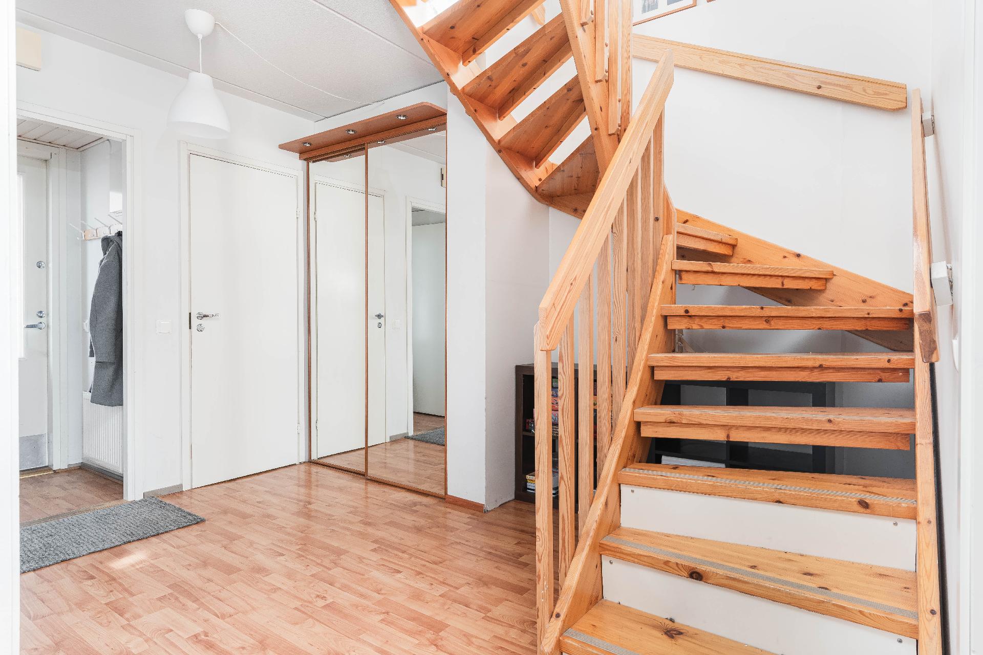 Nurmilinnuntie 1, Rastaala, Espoo