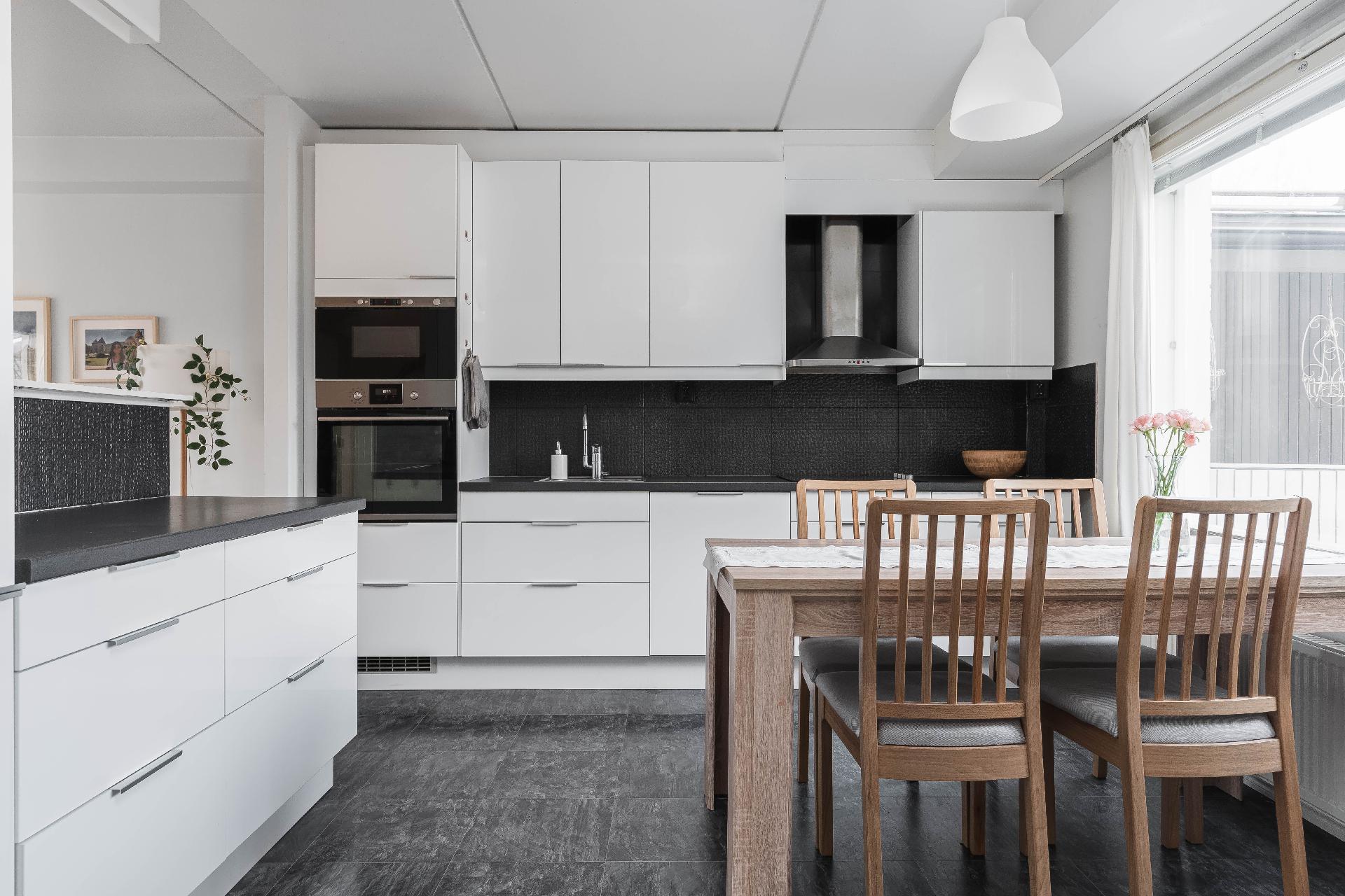 Nurmilinnuntie 1, Rastaala, Espoo