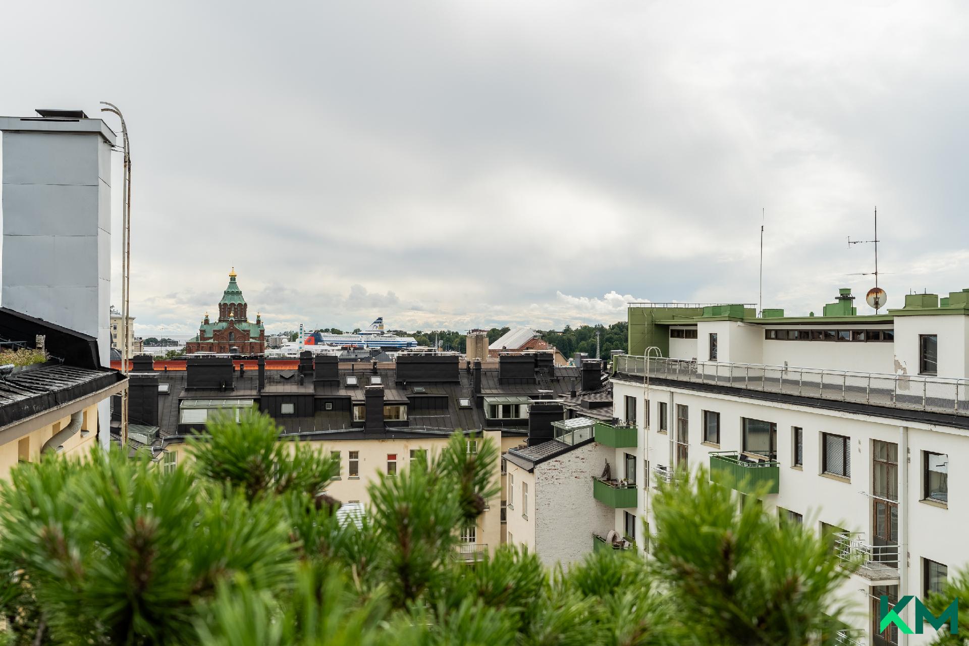 Näkymät taloyhtiön saunan parvelta.