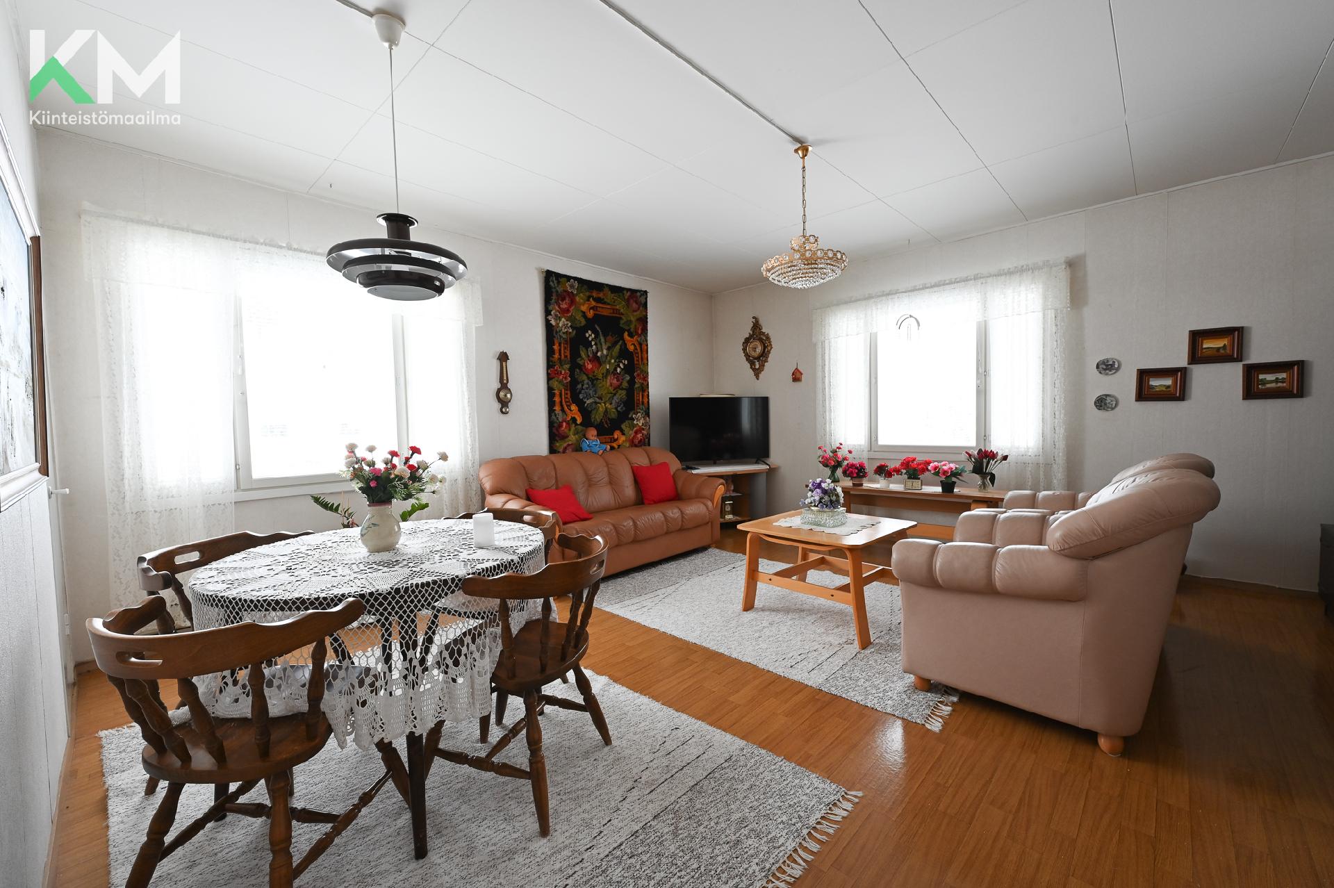 Vihtakuja 18, Kivi, Kurikka