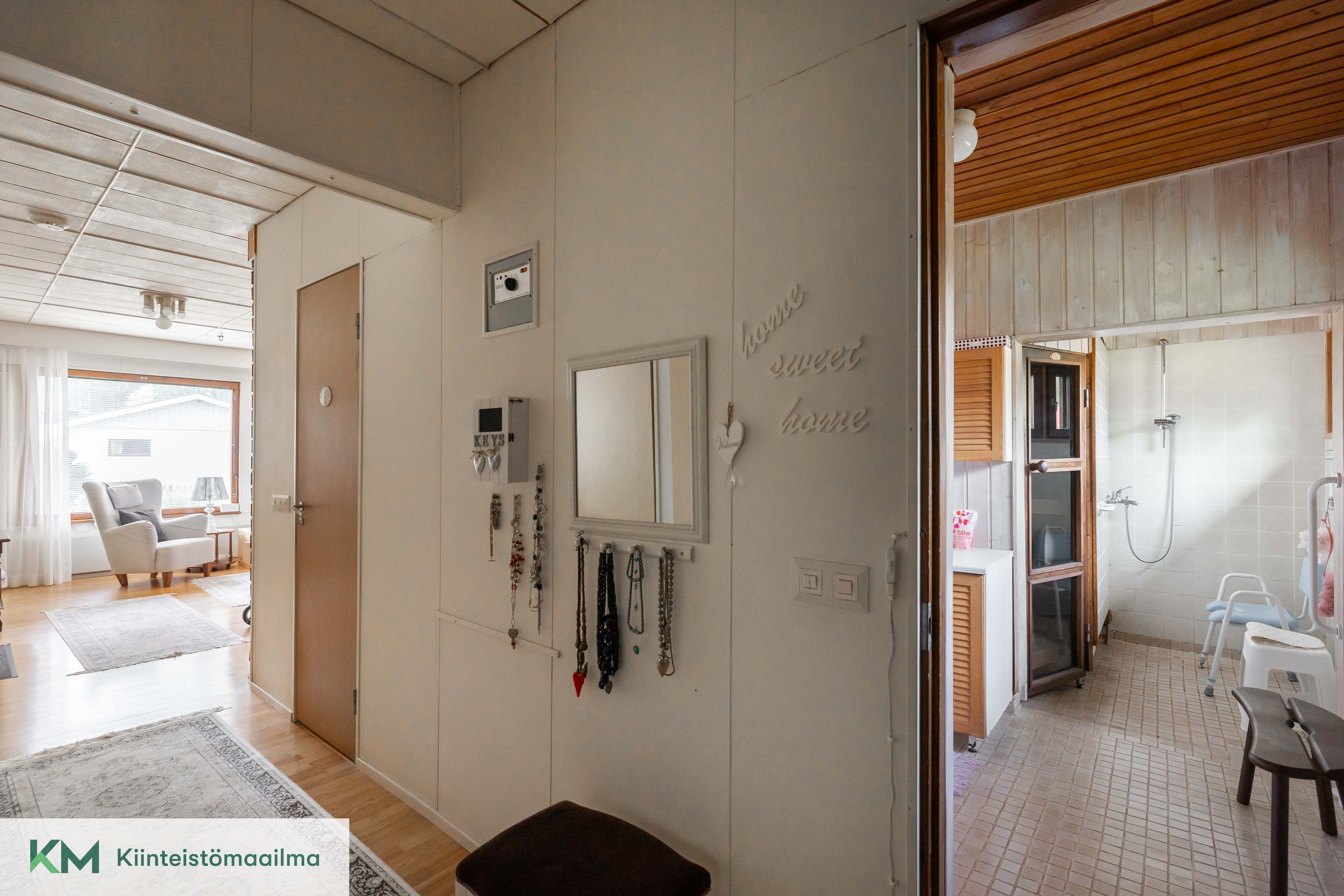 Tyrätaari 13, Juurikorpi, Kotka