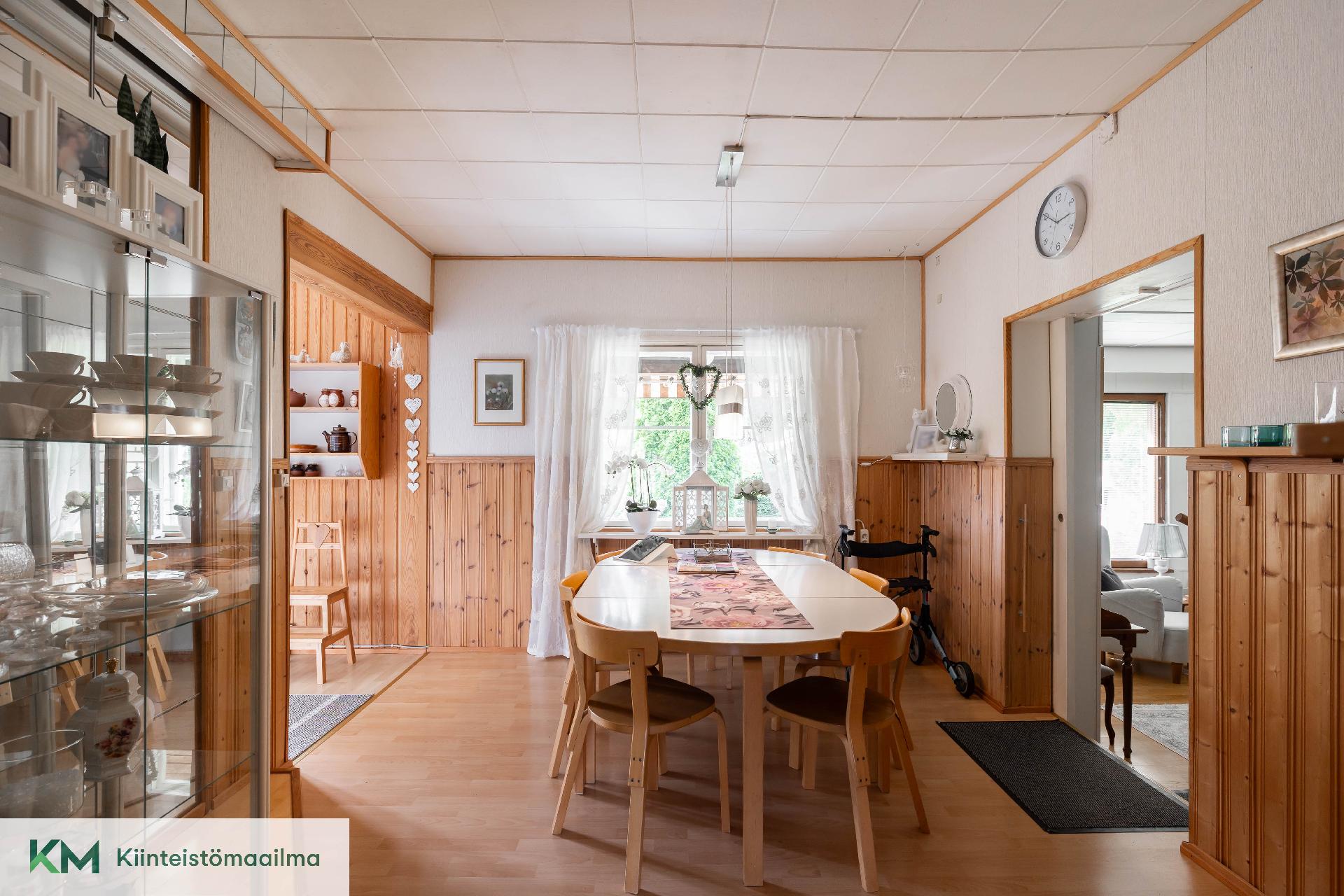 Tyrätaari 13, Juurikorpi, Kotka