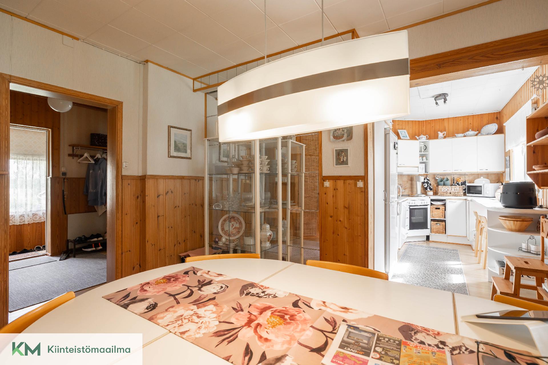 Tyrätaari 13, Juurikorpi, Kotka