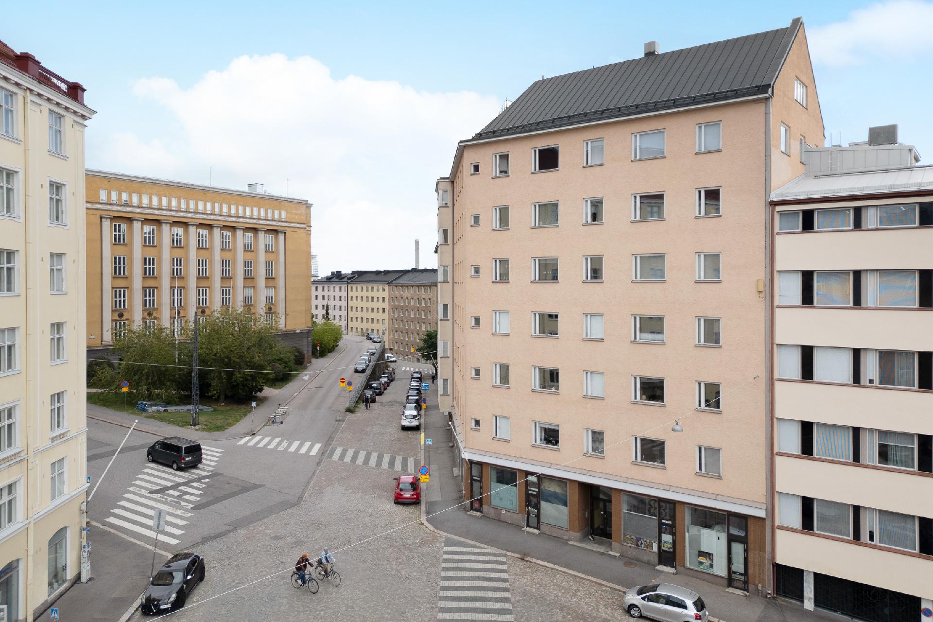 Torkkelinmäen kupeessa