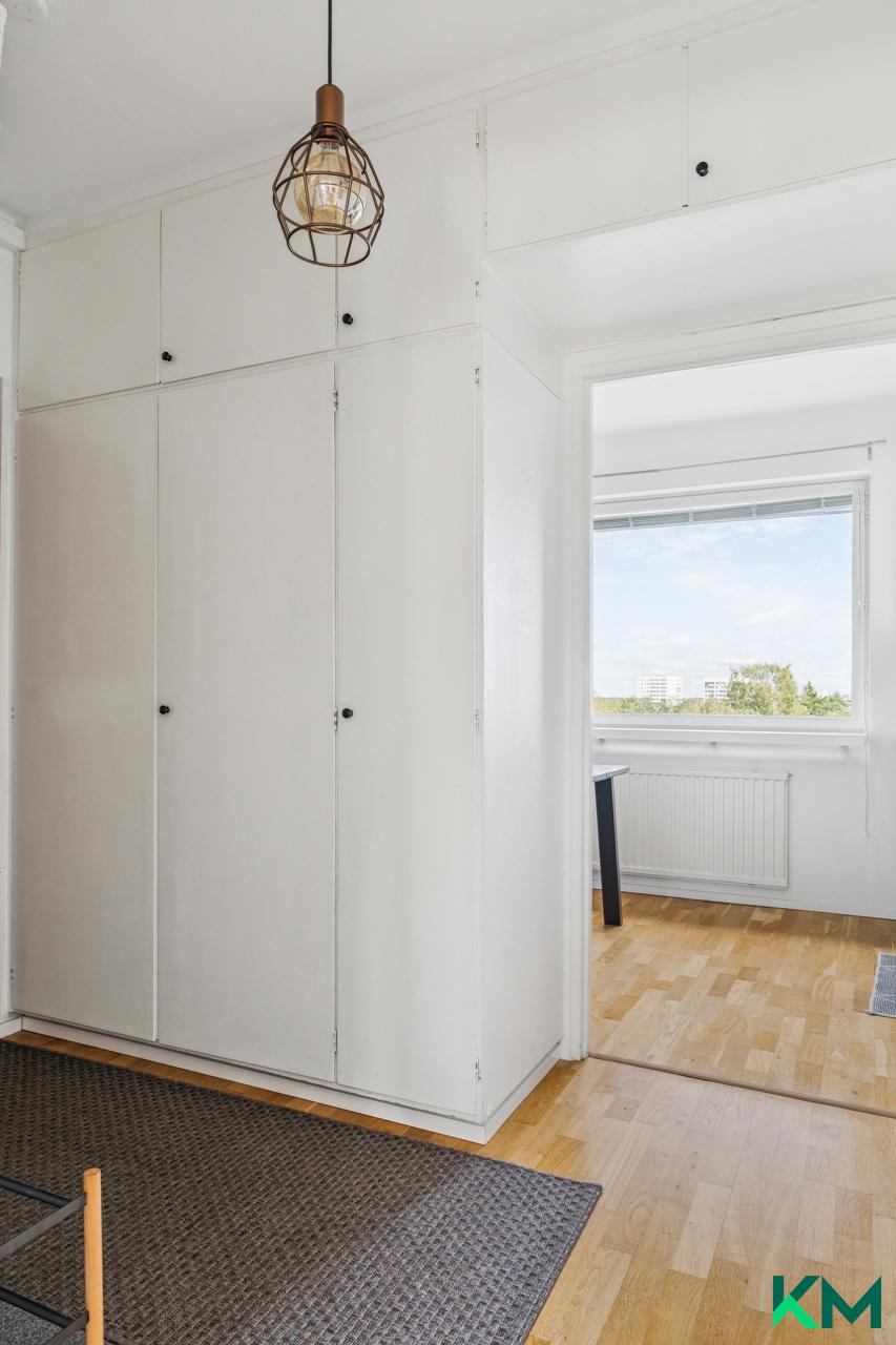 Eteisessä hyvin tilaa säilytykselle.