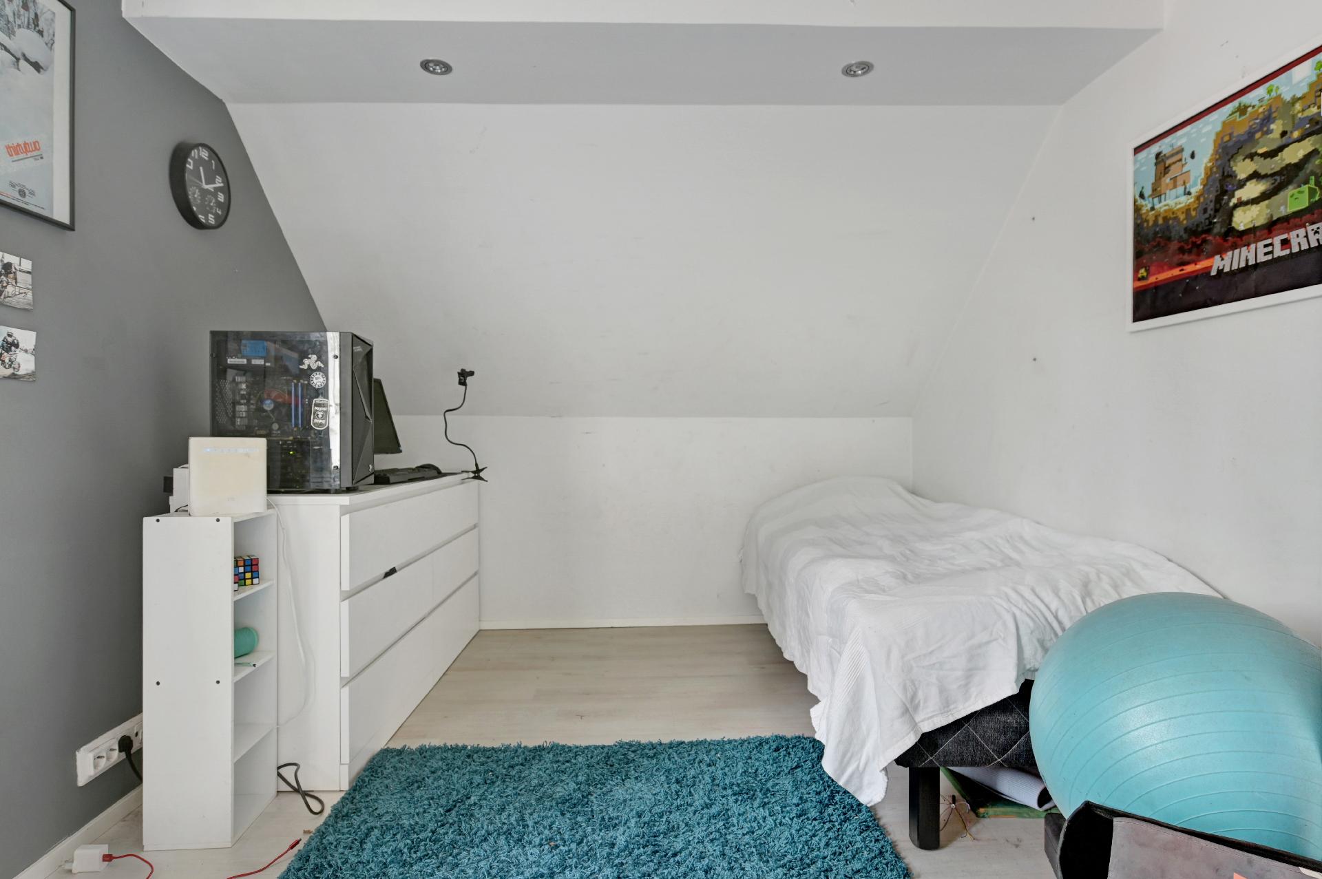 Yläkerran Mh 2 - Övrevån. Sr 2