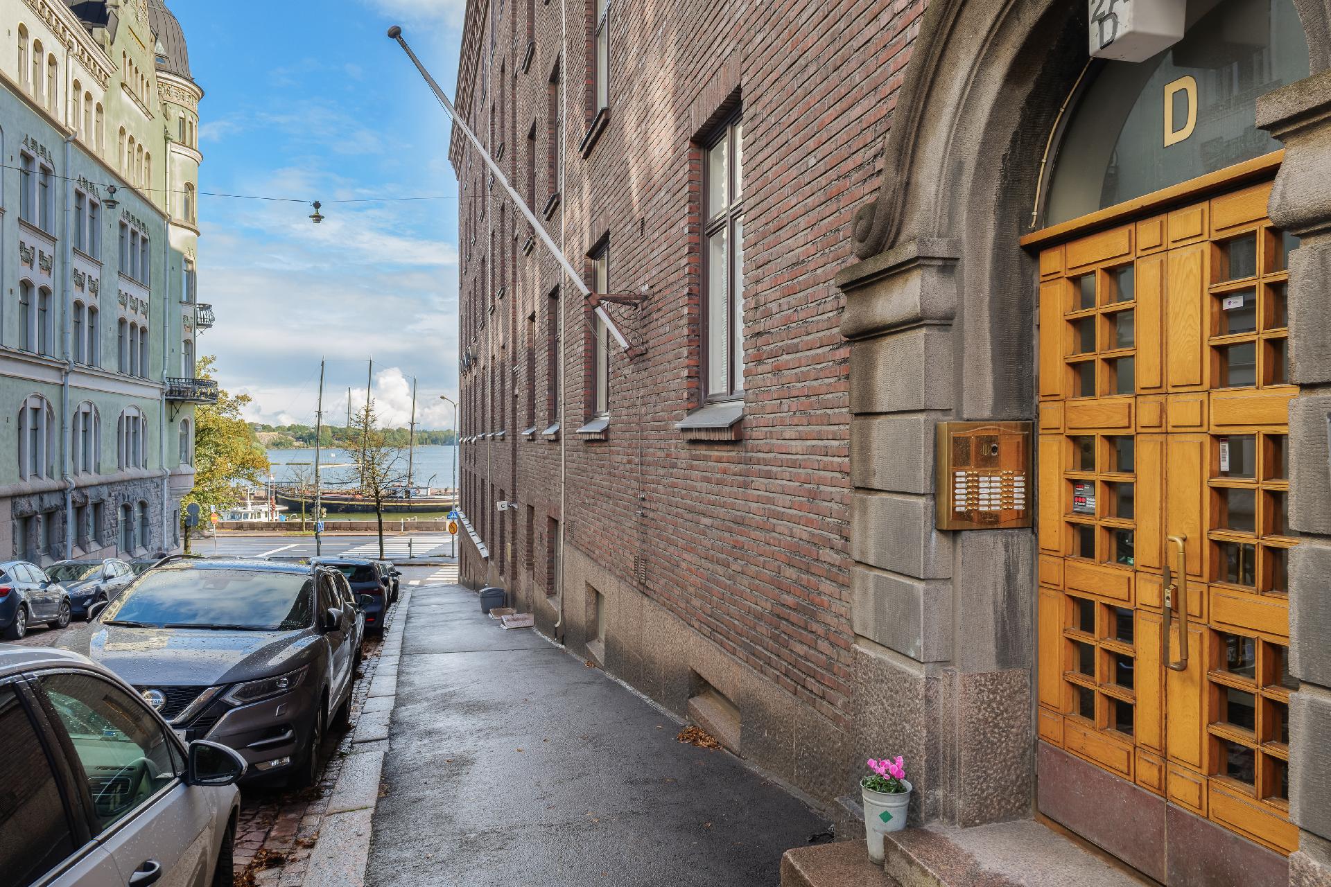 Sisäänkäynti Rauhankatu 2a D-porras
