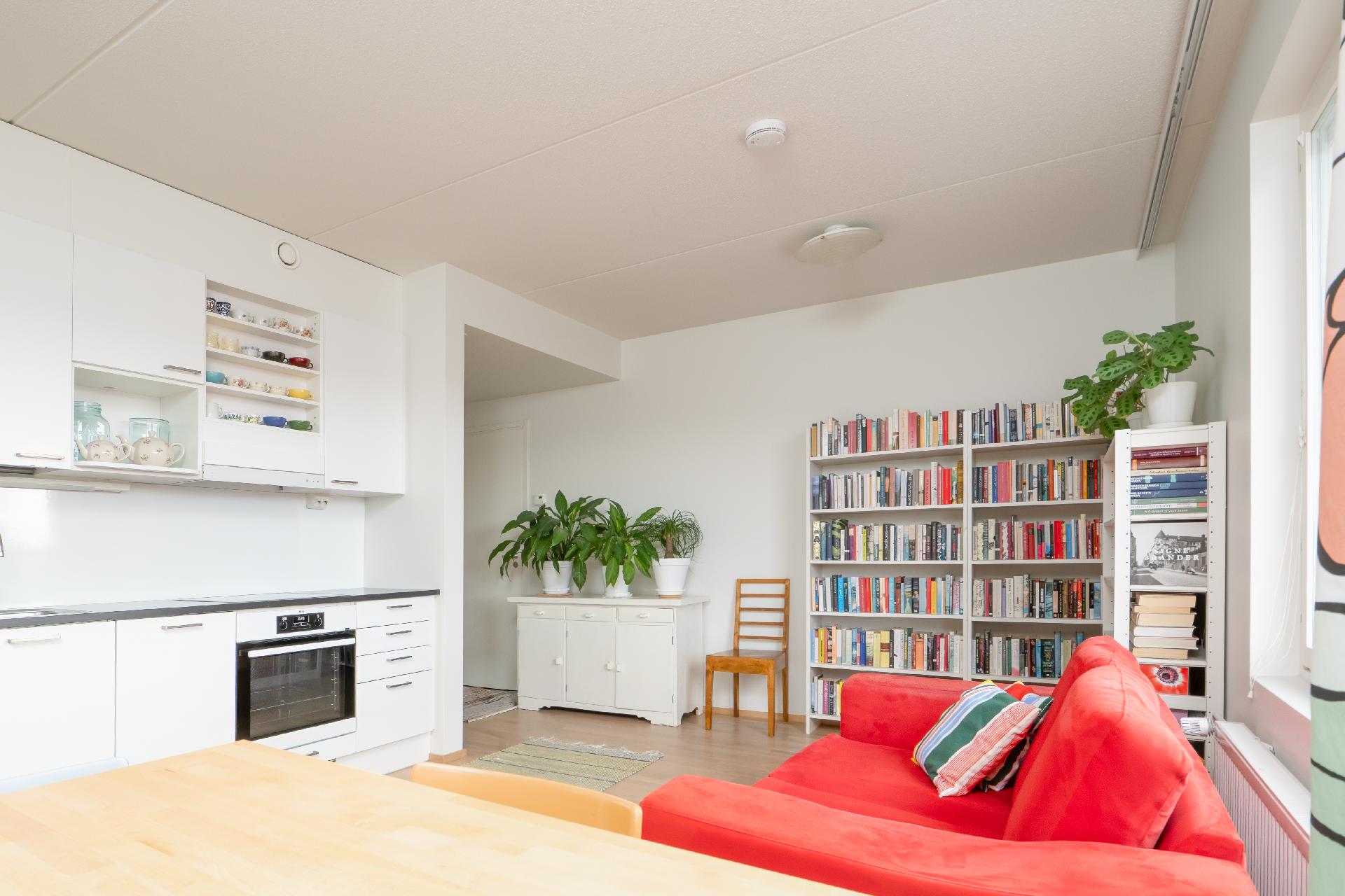 Kuninkaantammenkierto 10, Kuninkaantammi, Helsinki