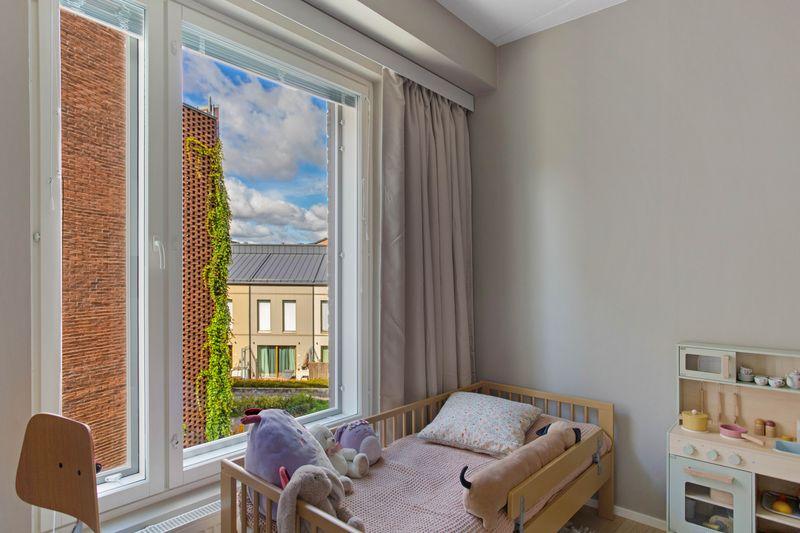 Temperankatu 4, Kuninkaantammi, Helsinki