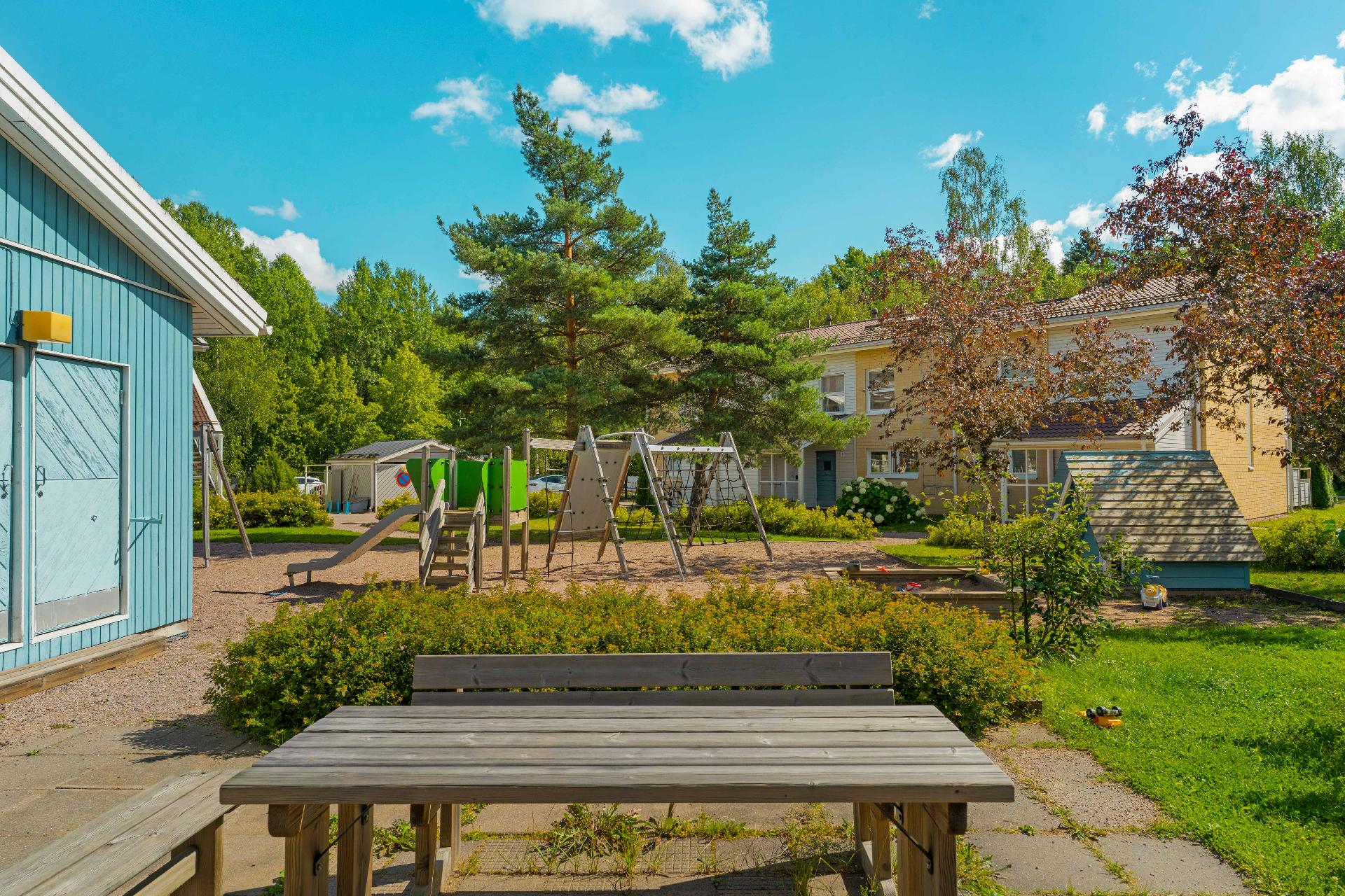 Taloyhtiön leikkipaikka