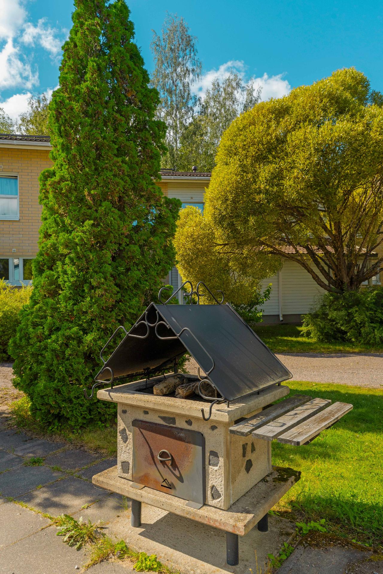 Taloyhtiön grillipaikka