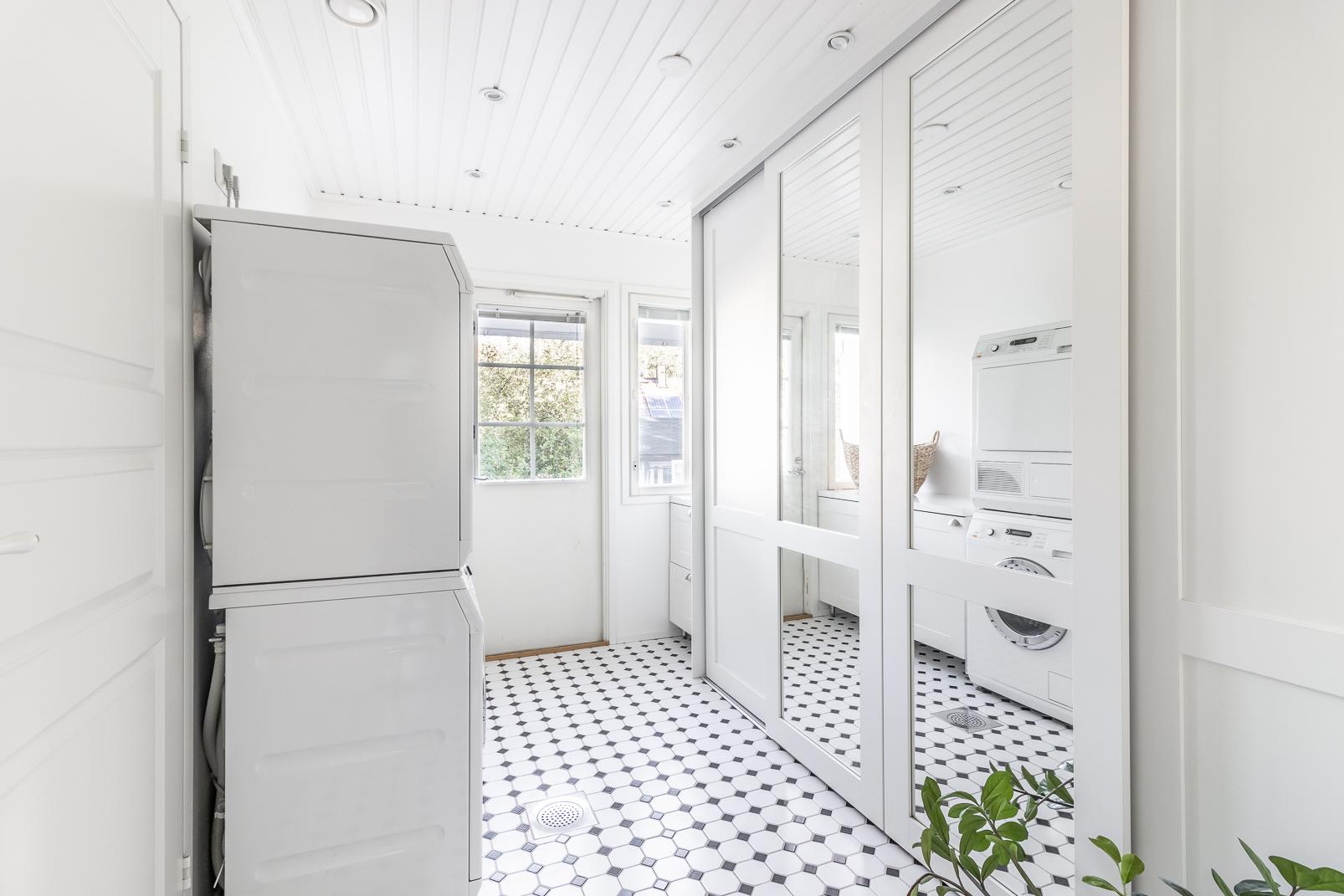 Mäenalus 21, Tapanila, Helsinki