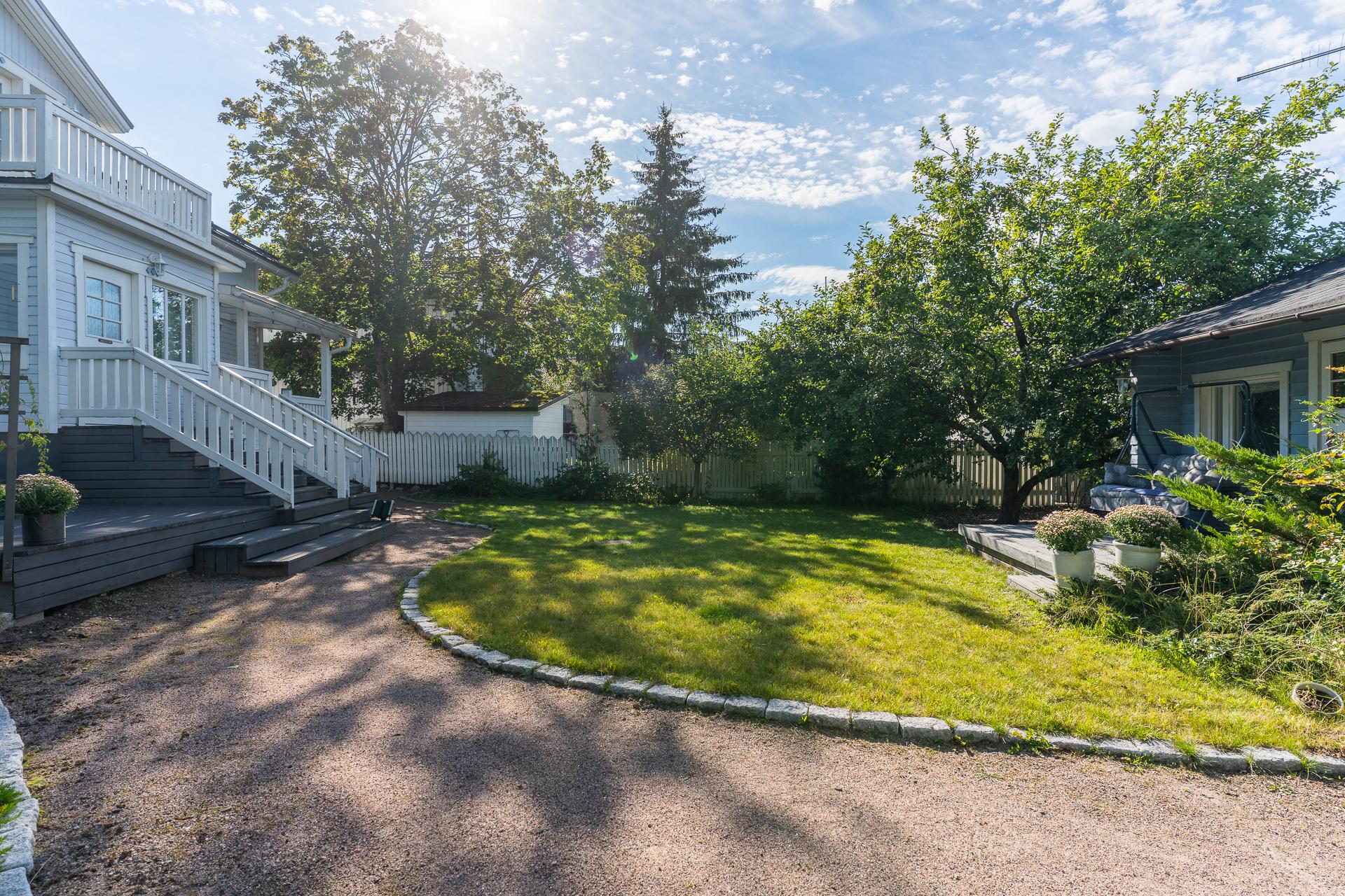 Mäenalus 21, Tapanila, Helsinki