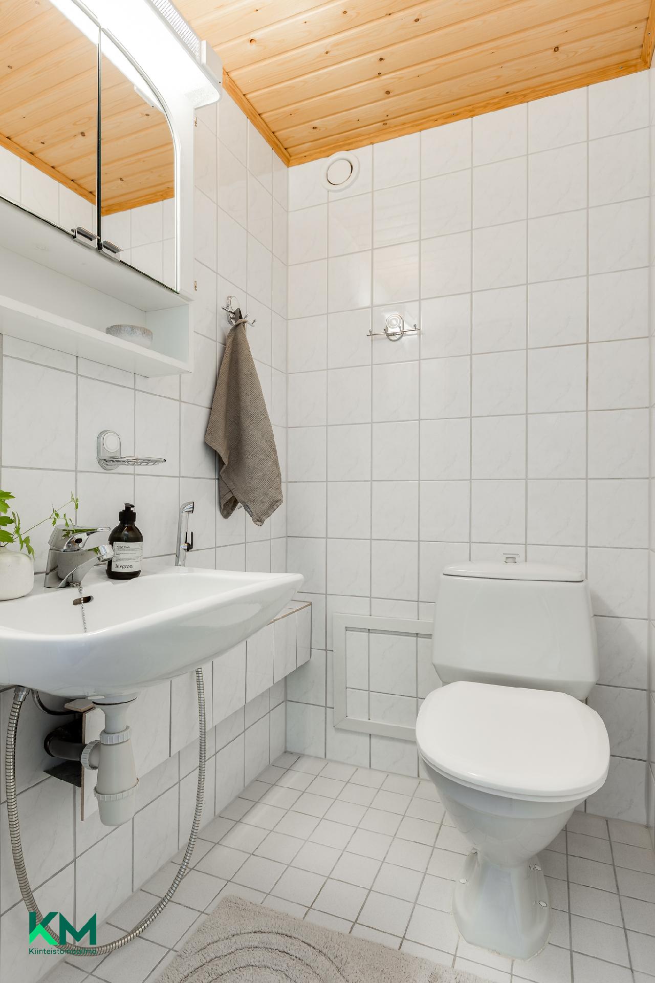 Kuivastie 12, Länsi-Tuira, Oulu