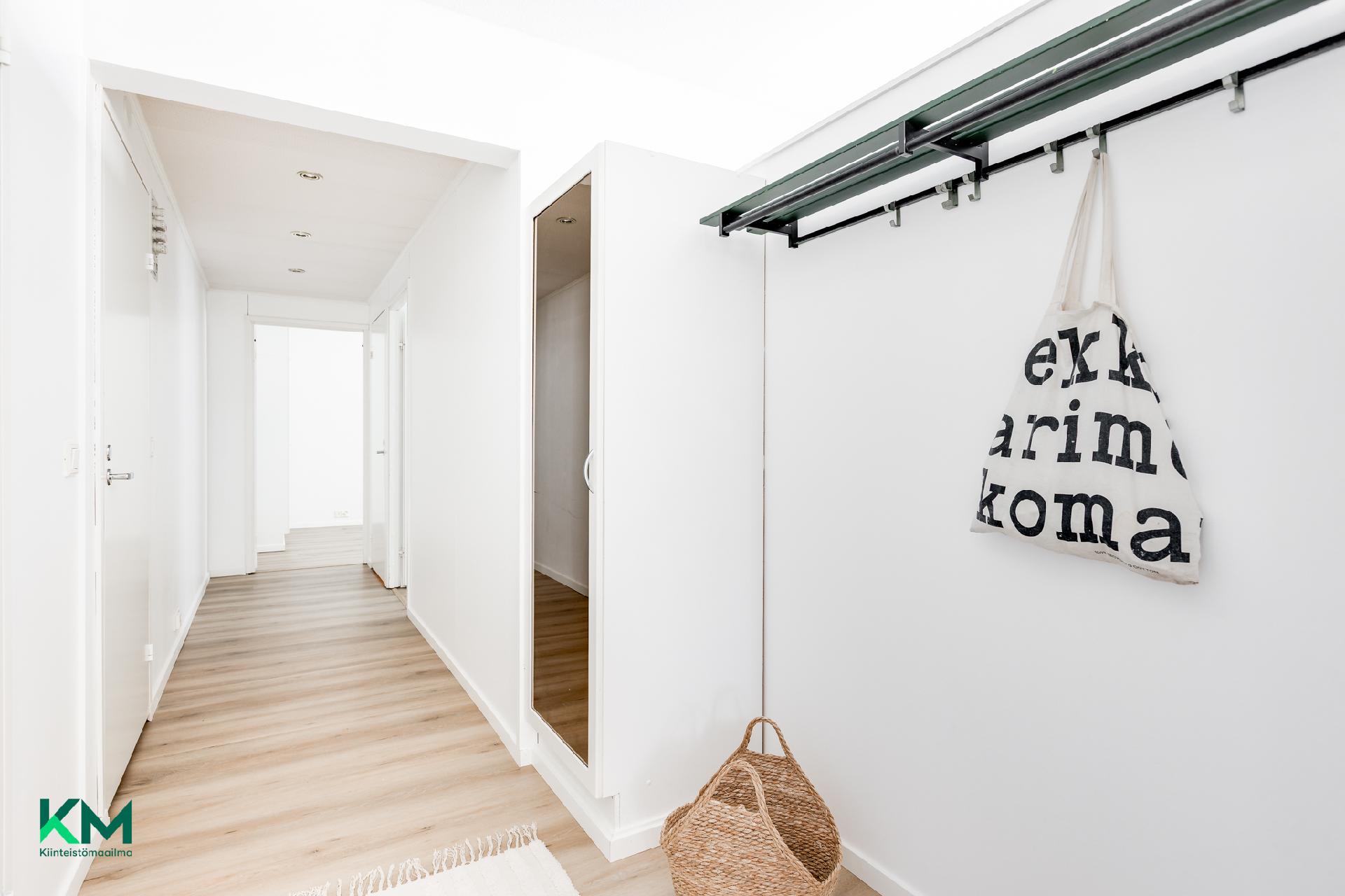 Kuivastie 12, Länsi-Tuira, Oulu