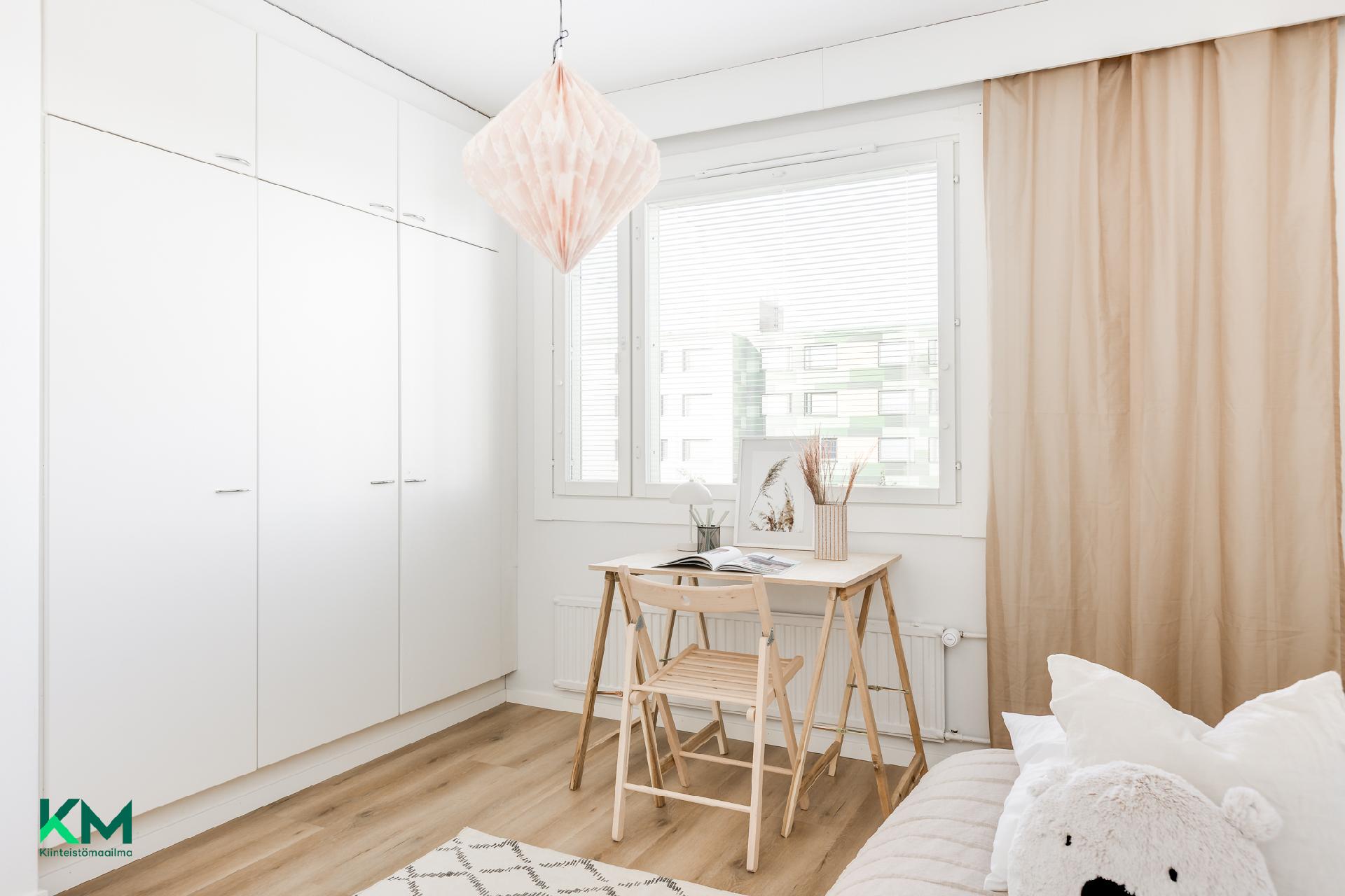 Kuivastie 12, Länsi-Tuira, Oulu