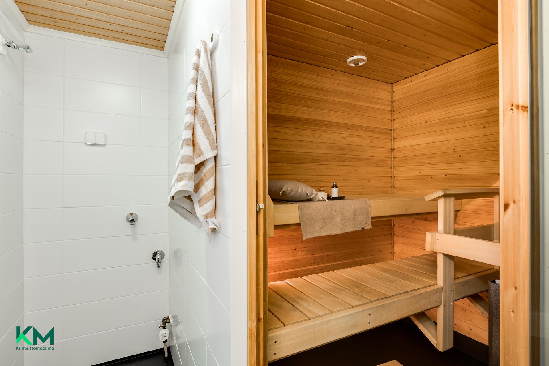 Kuivastie 12, Länsi-Tuira, Oulu