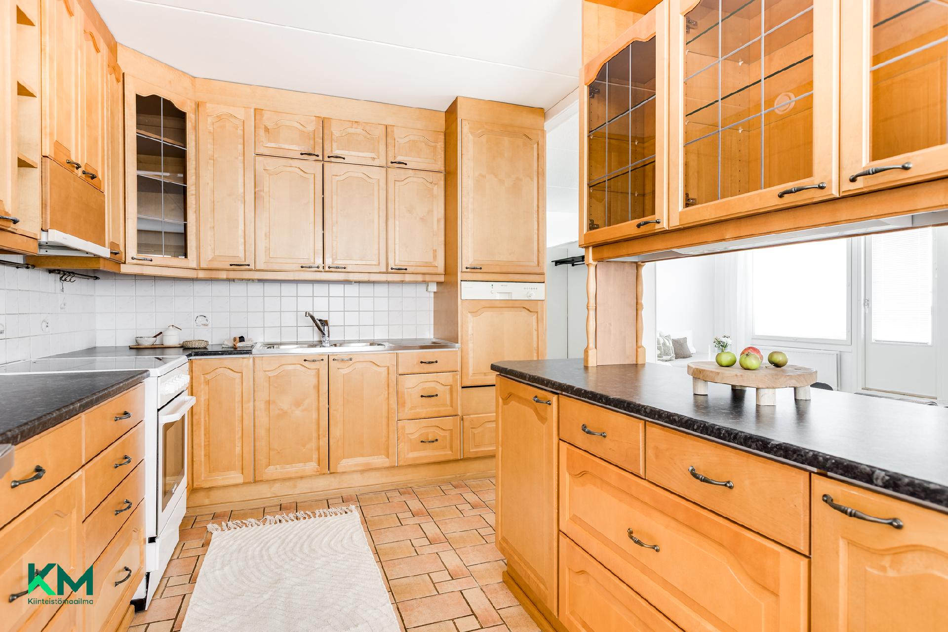 Kuivastie 12, Länsi-Tuira, Oulu