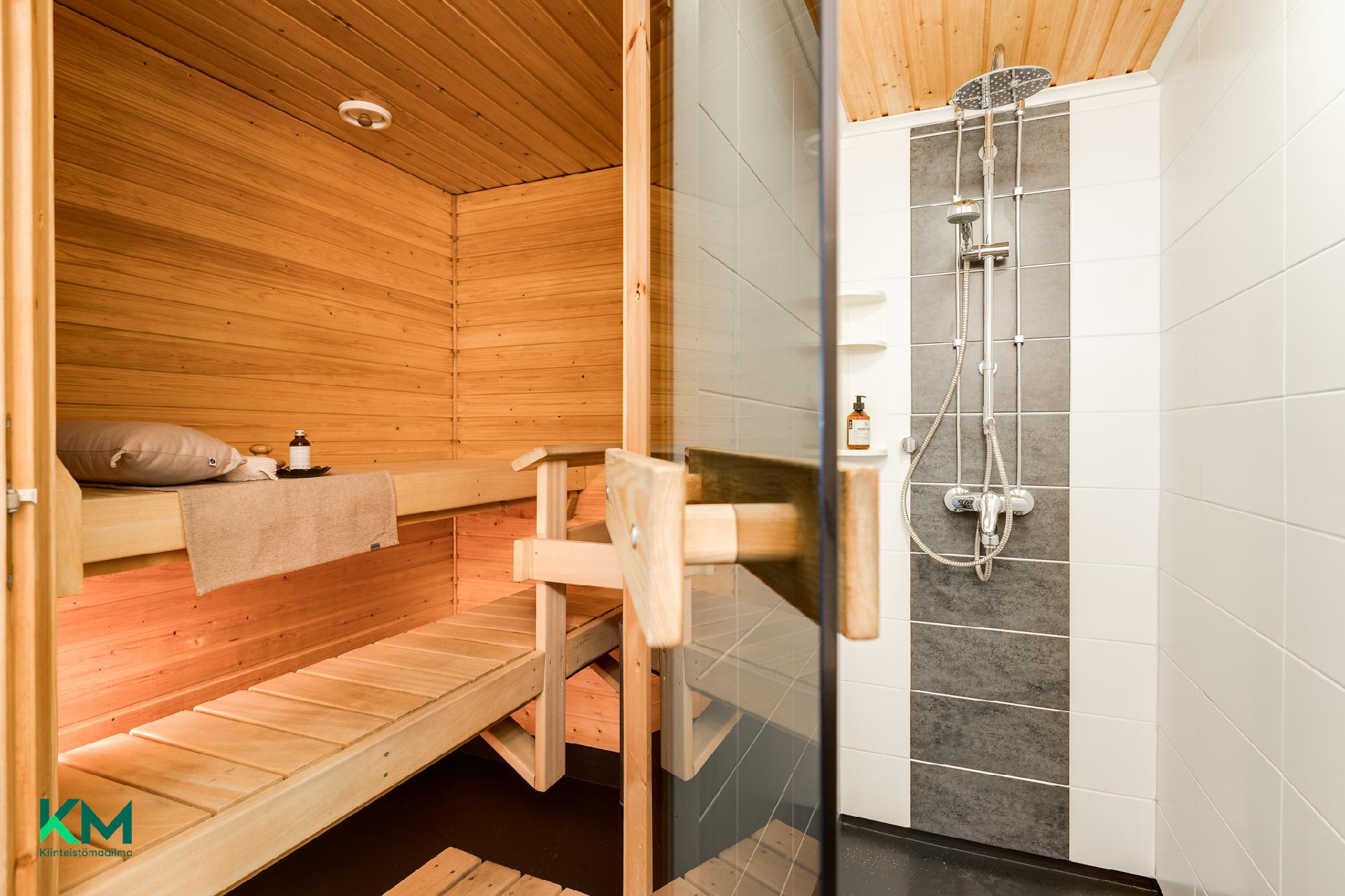 Kuivastie 12, Länsi-Tuira, Oulu