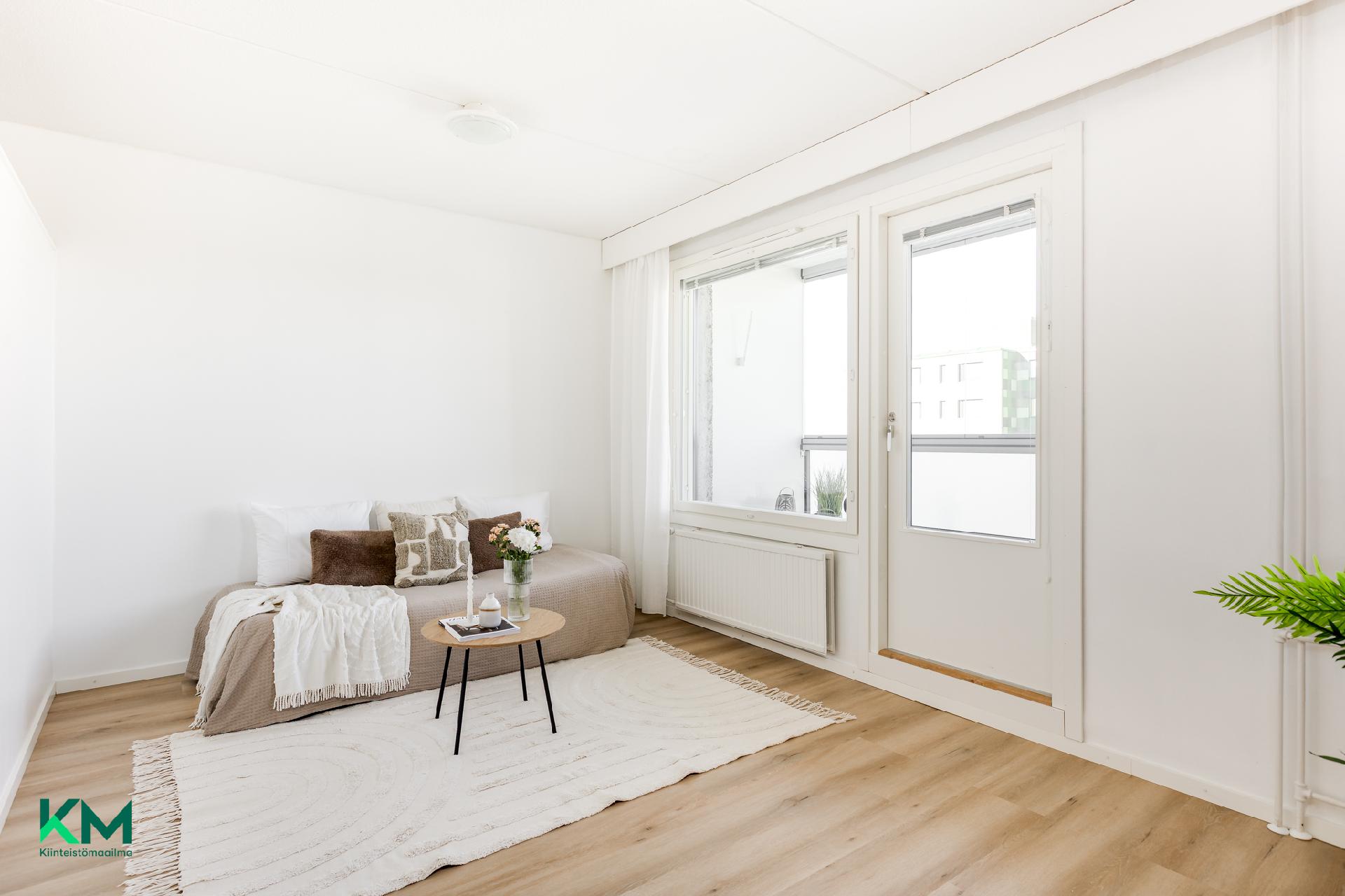 Kuivastie 12, Länsi-Tuira, Oulu