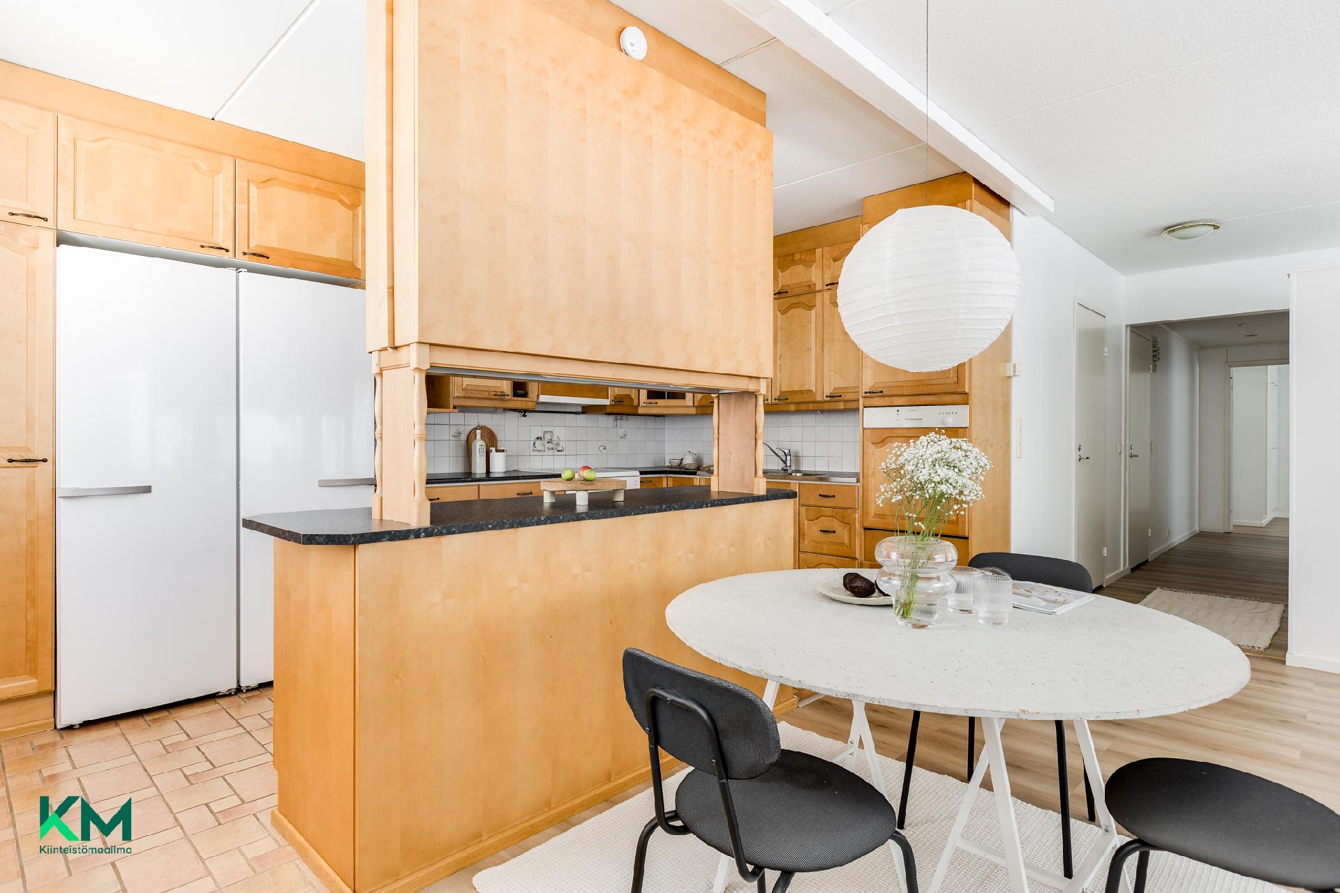 Kuivastie 12, Länsi-Tuira, Oulu