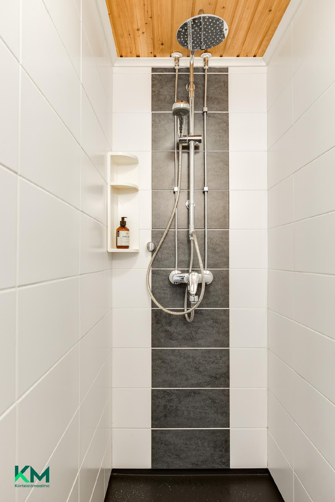 Kuivastie 12, Länsi-Tuira, Oulu