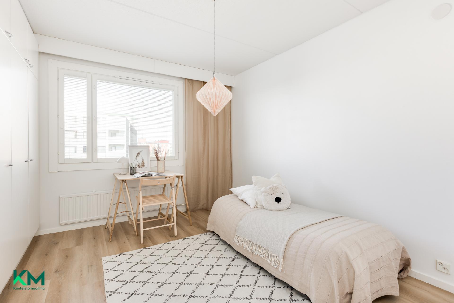 Kuivastie 12, Länsi-Tuira, Oulu