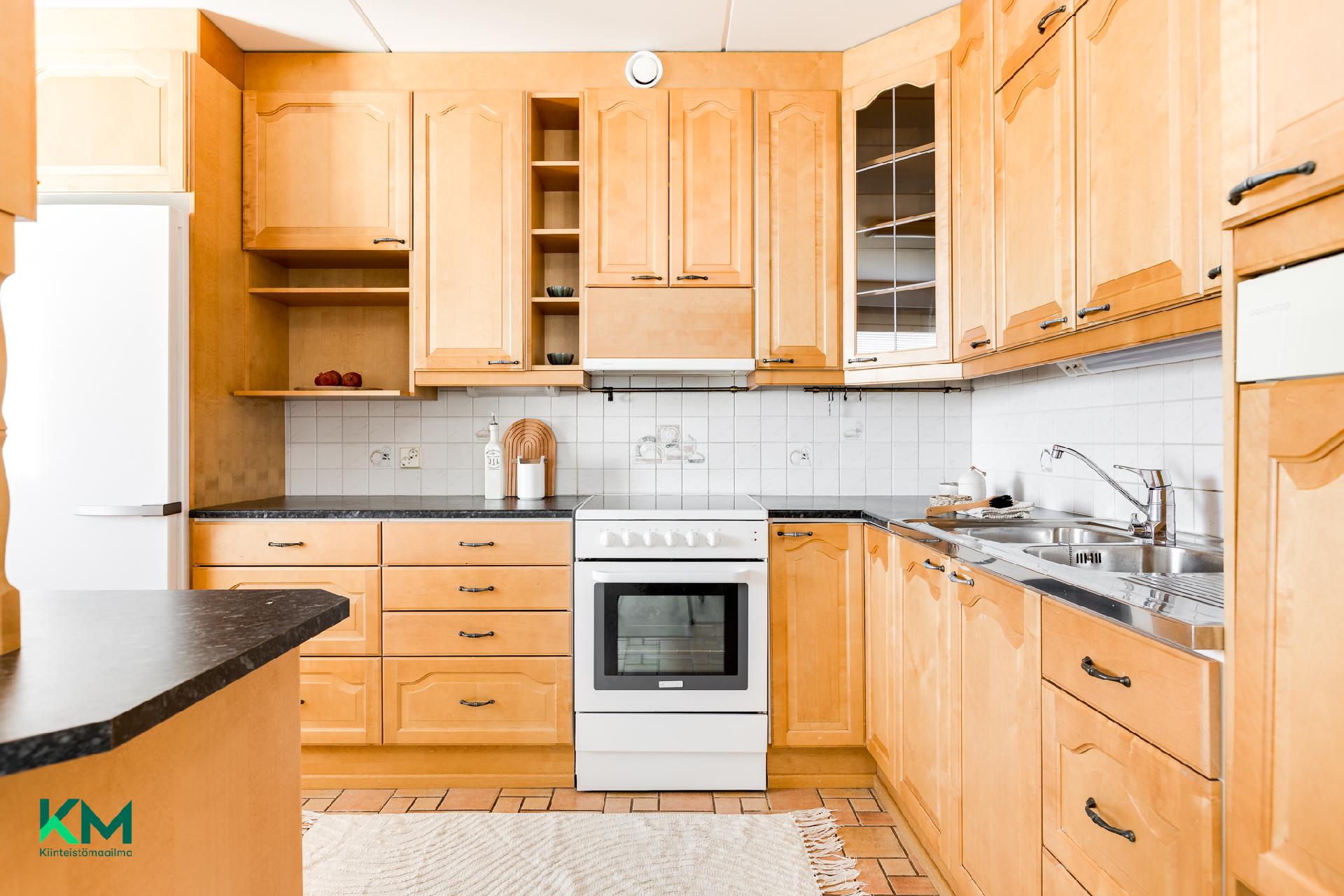 Kuivastie 12, Länsi-Tuira, Oulu