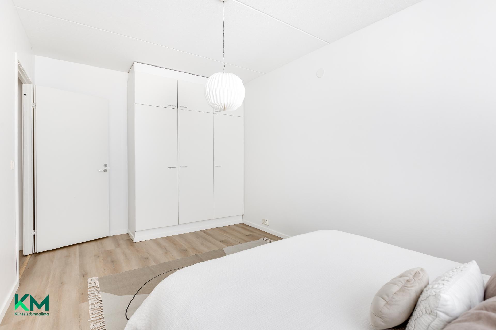 Kuivastie 12, Länsi-Tuira, Oulu