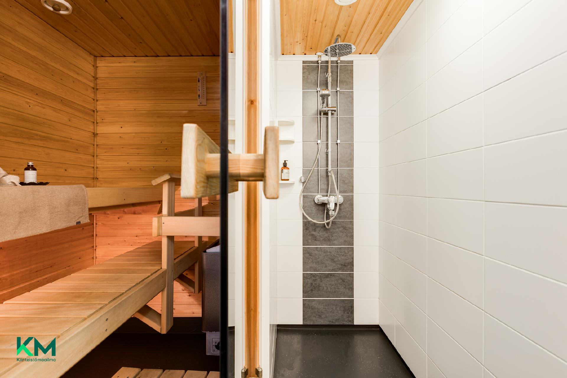 Kuivastie 12, Länsi-Tuira, Oulu